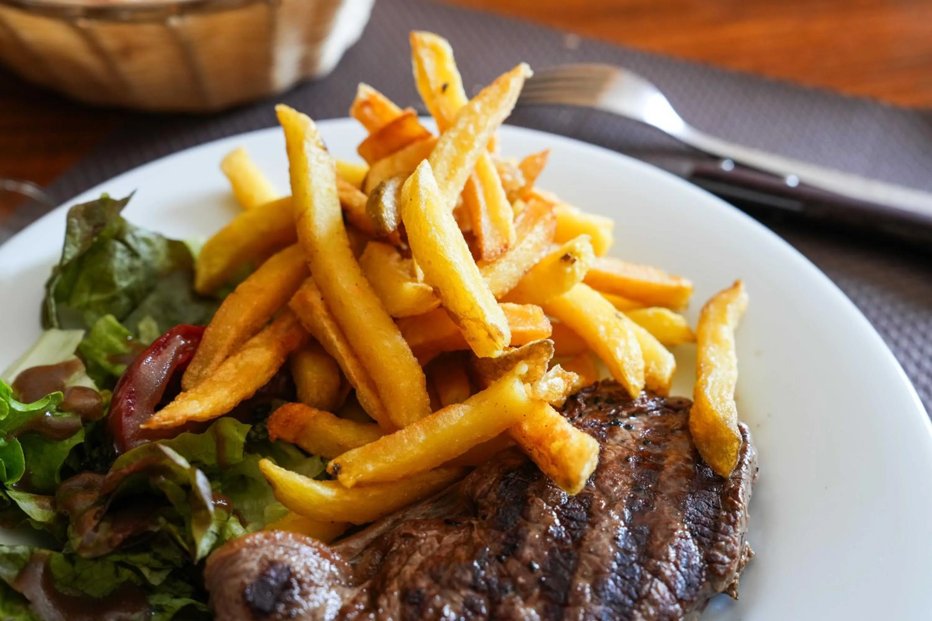 Restaurant/places to eat in Logis Hôtel La crémaillère