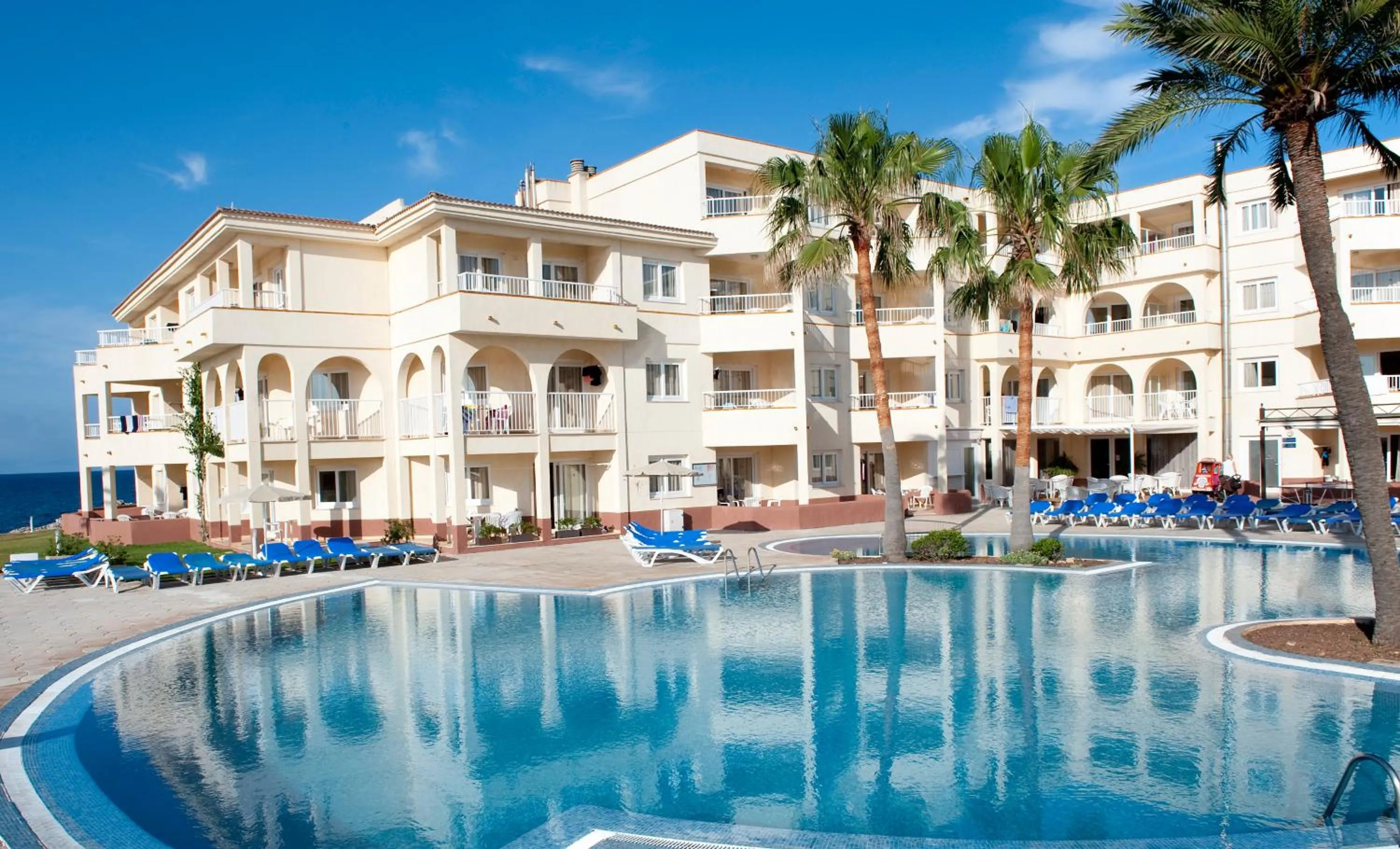 Swimming pool in Grupotel Tamariscos
