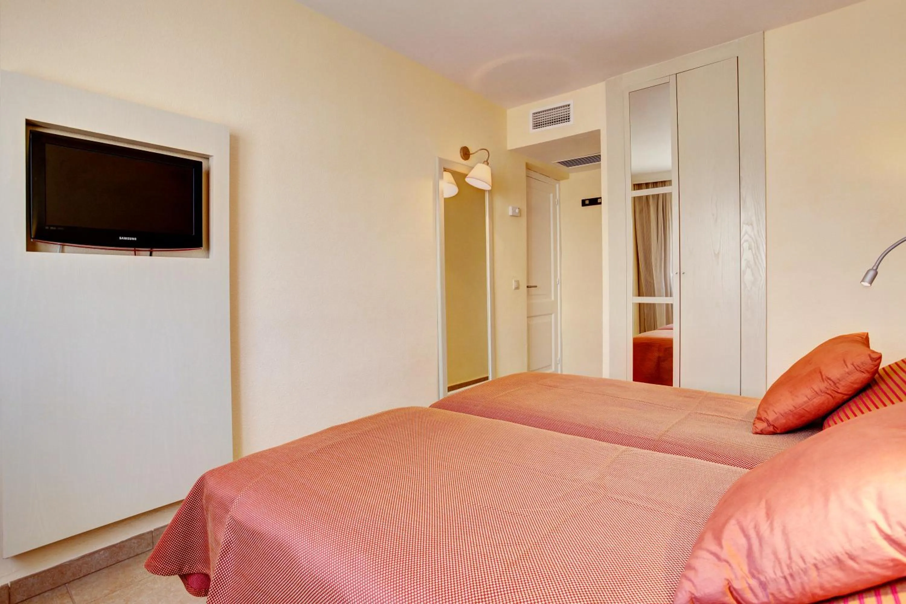 Bedroom, Bed in Grupotel Tamariscos