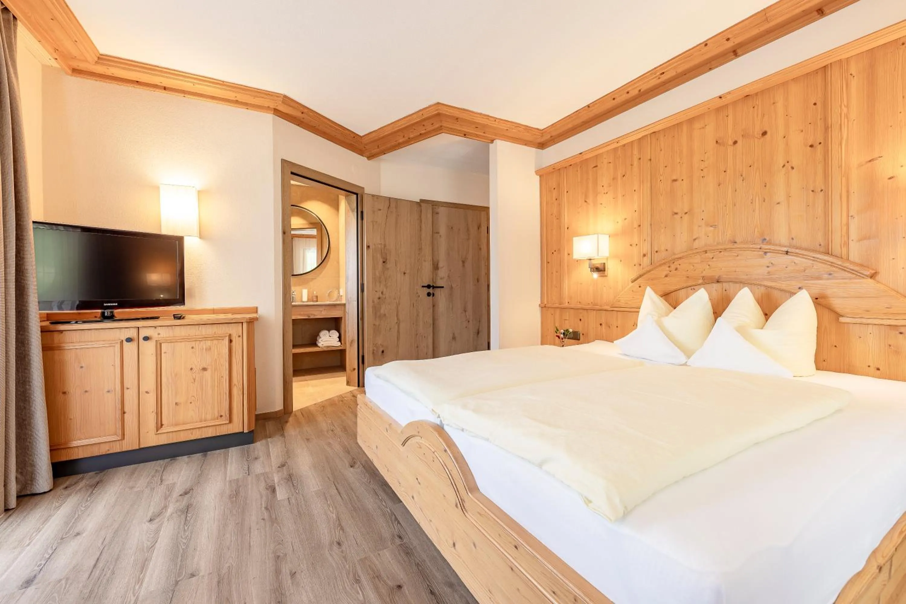 Photo of the whole room, Bed in Aktiv & Vitalhotel Bergcristall