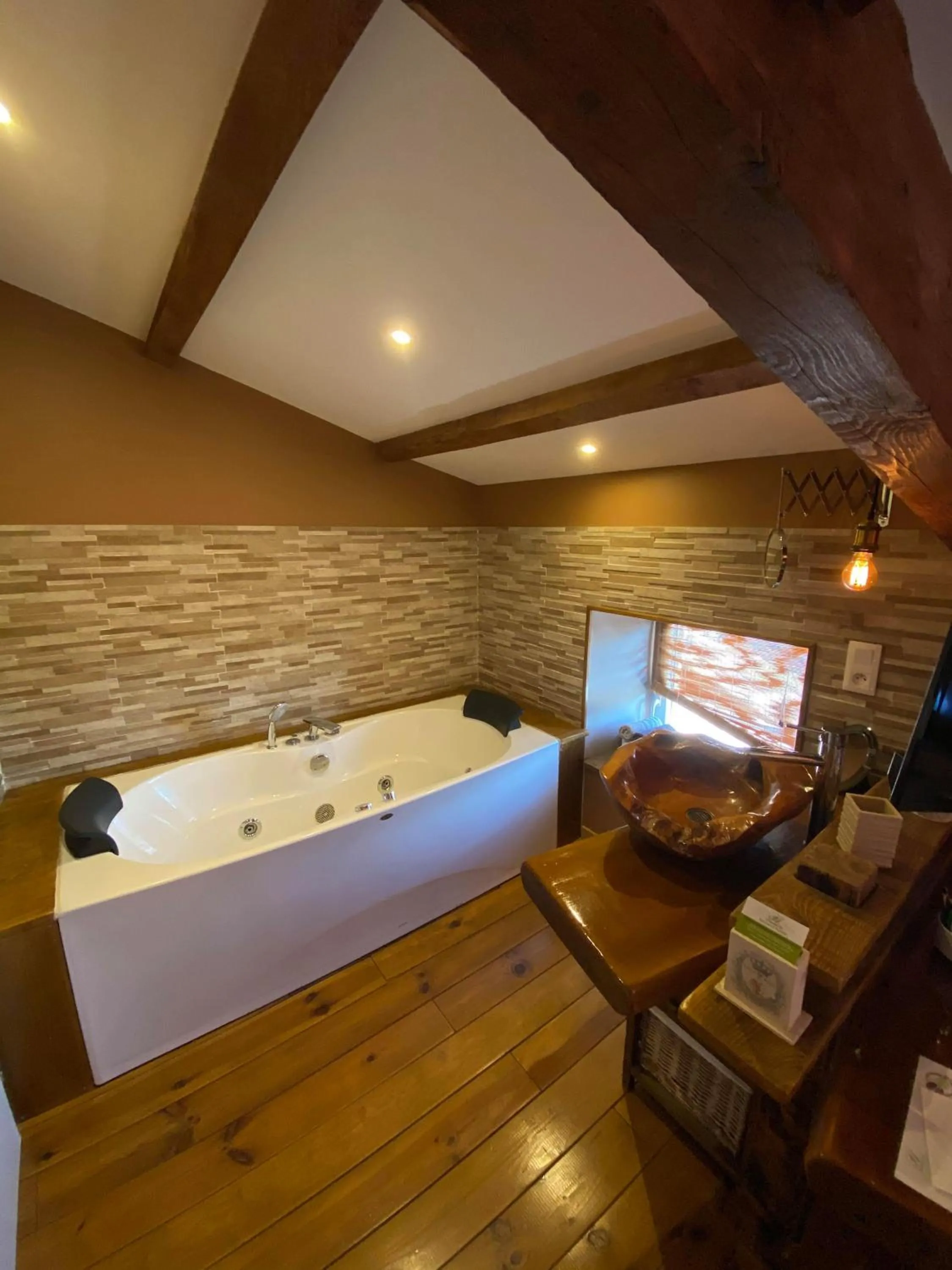 Hot Tub in Domaine du Serre d'Avène