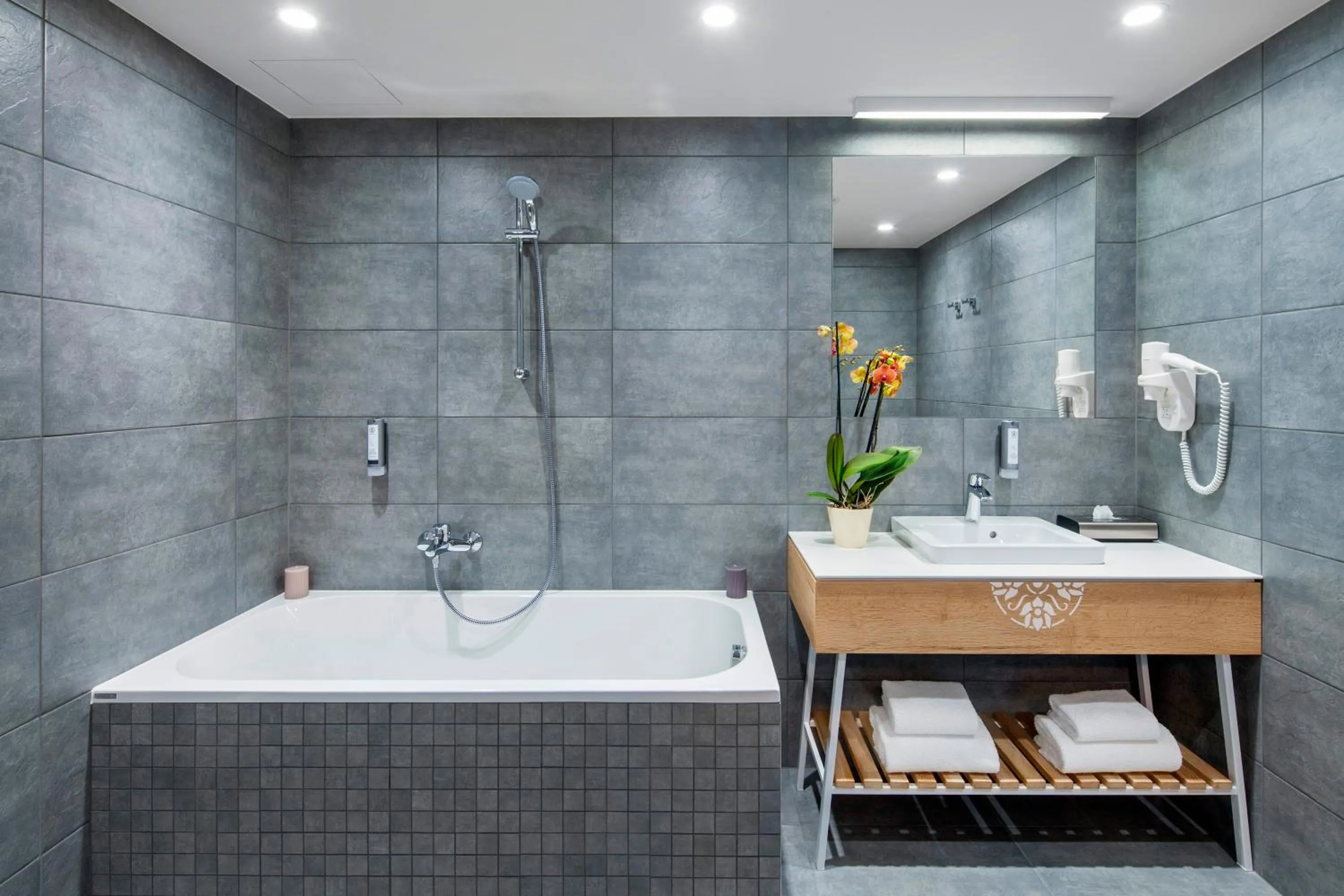 Bathroom in Hotel Aquarion Family & Friends - Destigo Hotels