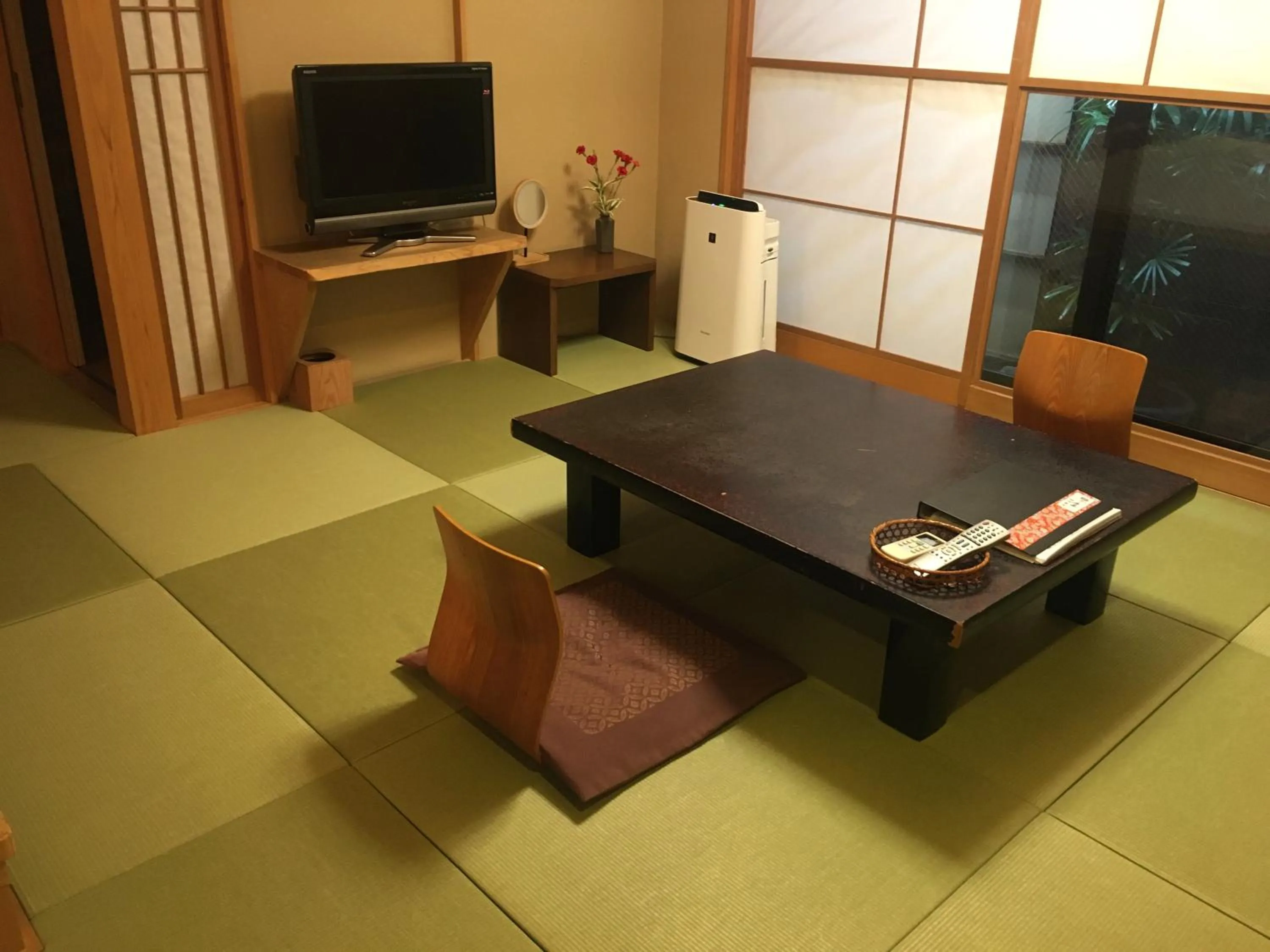 Photo of the whole room in Toushinan Komeya
