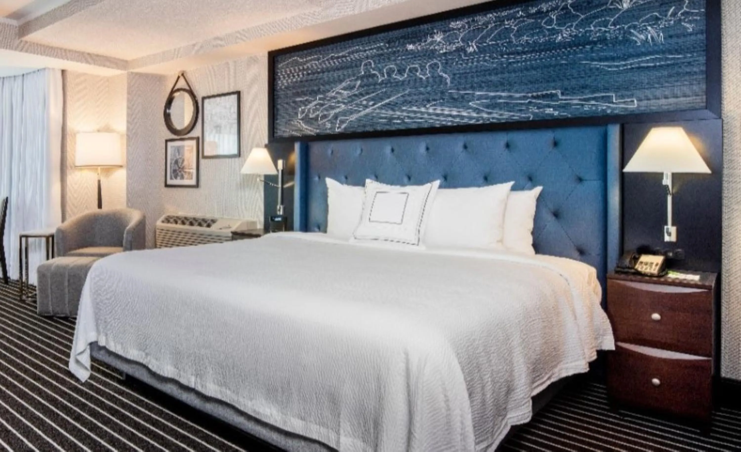 Bed in Courtyard by Marriott Boston Brookline