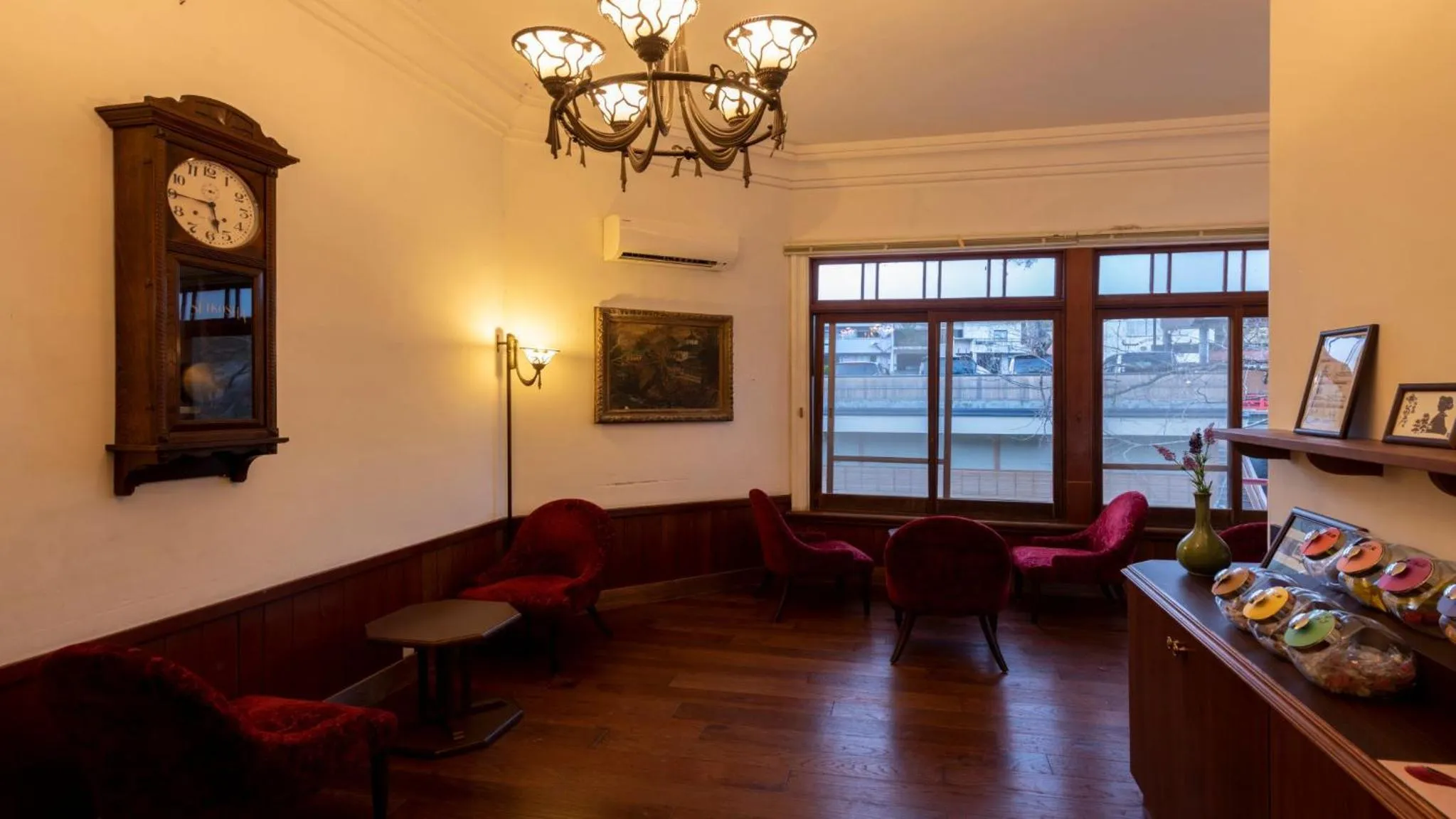 Lounge or bar in Yukairo Kikuya