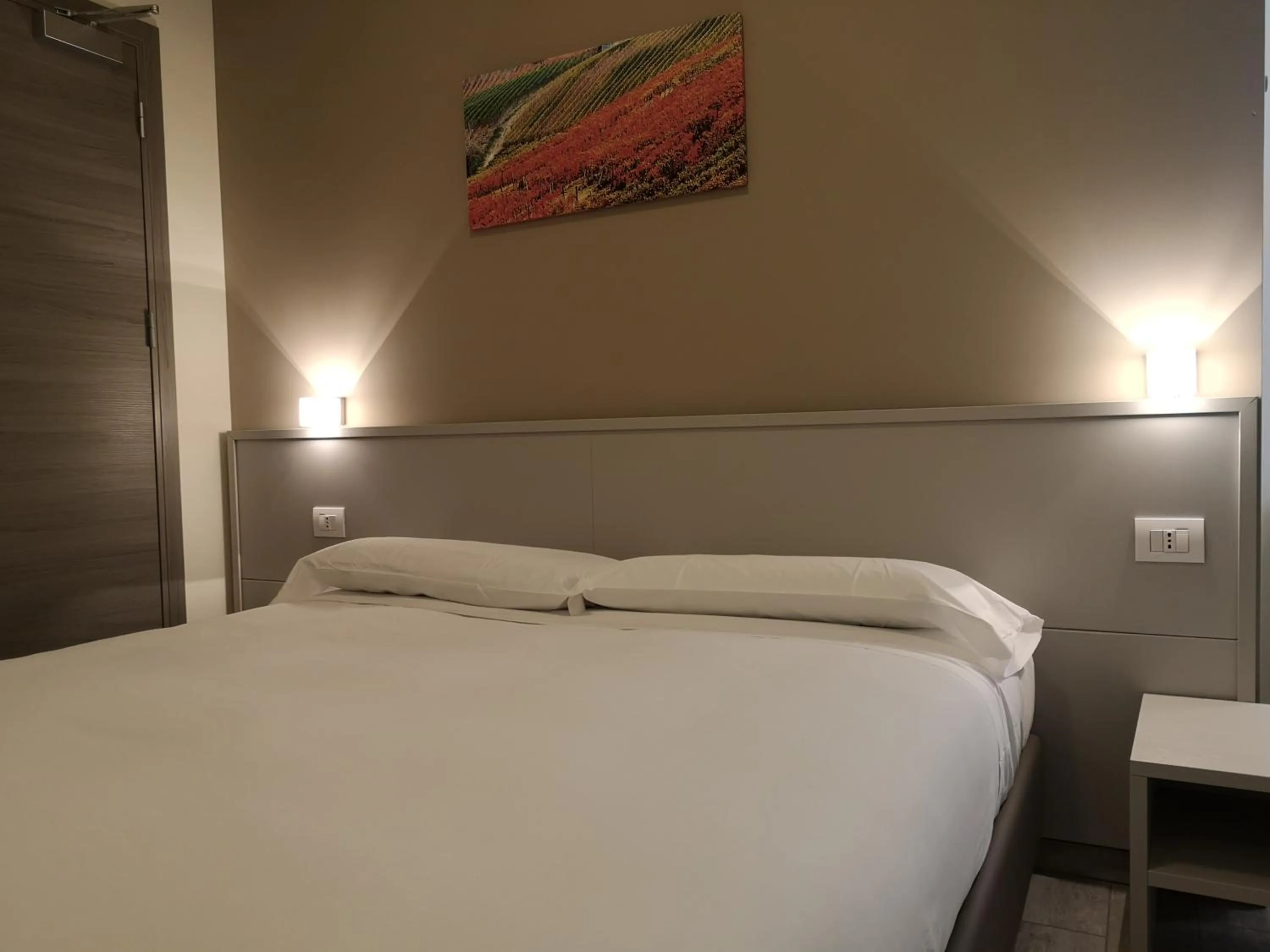 Photo of the whole room, Bed in Hotel & Wellness Stella Delle Langhe