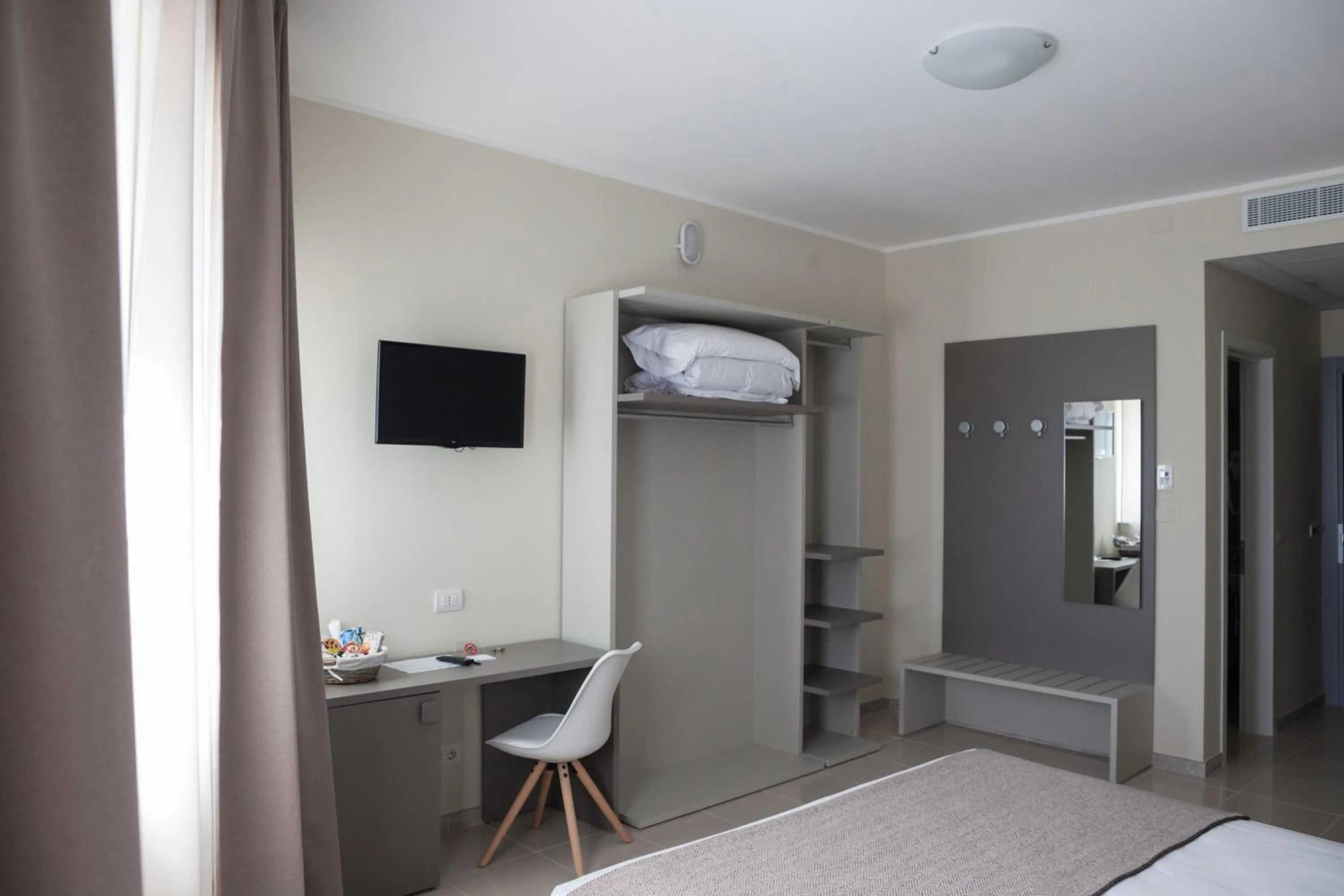 Bedroom, Bed in Hotel & Wellness Stella Delle Langhe