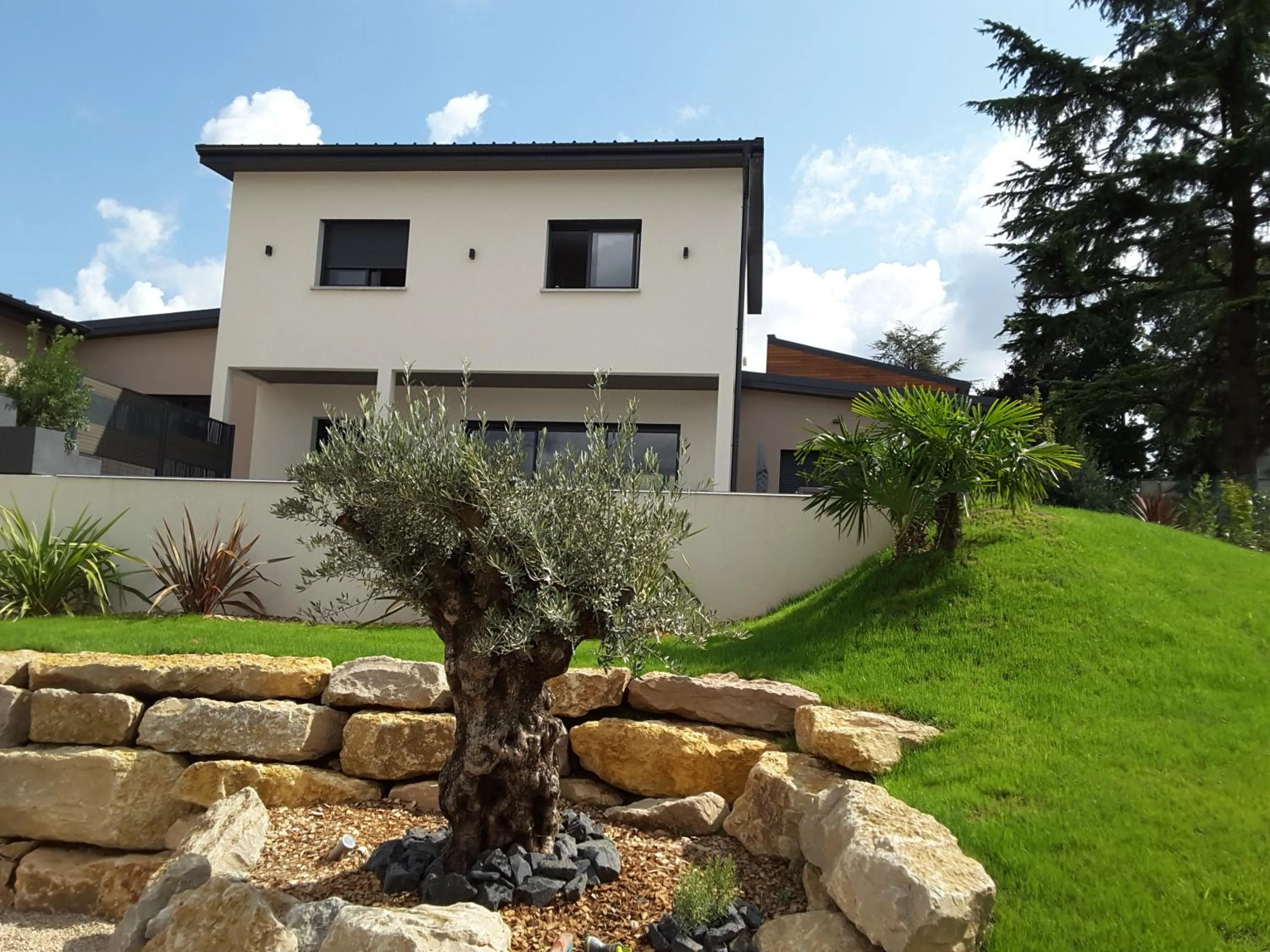 Property building in Villa'vi Lyon Est Chambres d'Hôtes