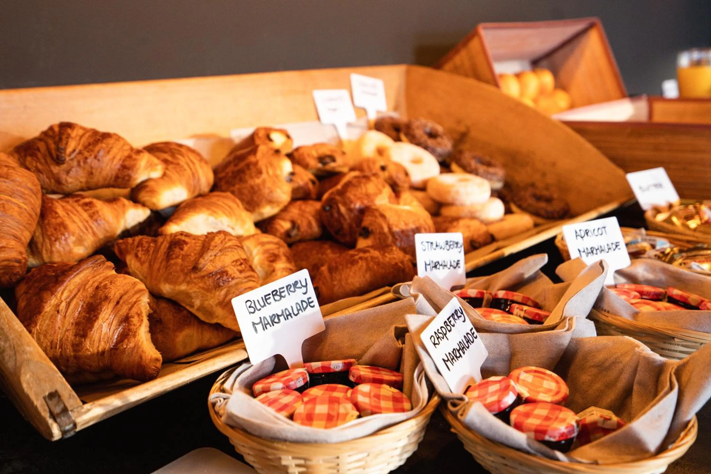 Buffet breakfast in Dormio Resort Les Portes du Grand Massif