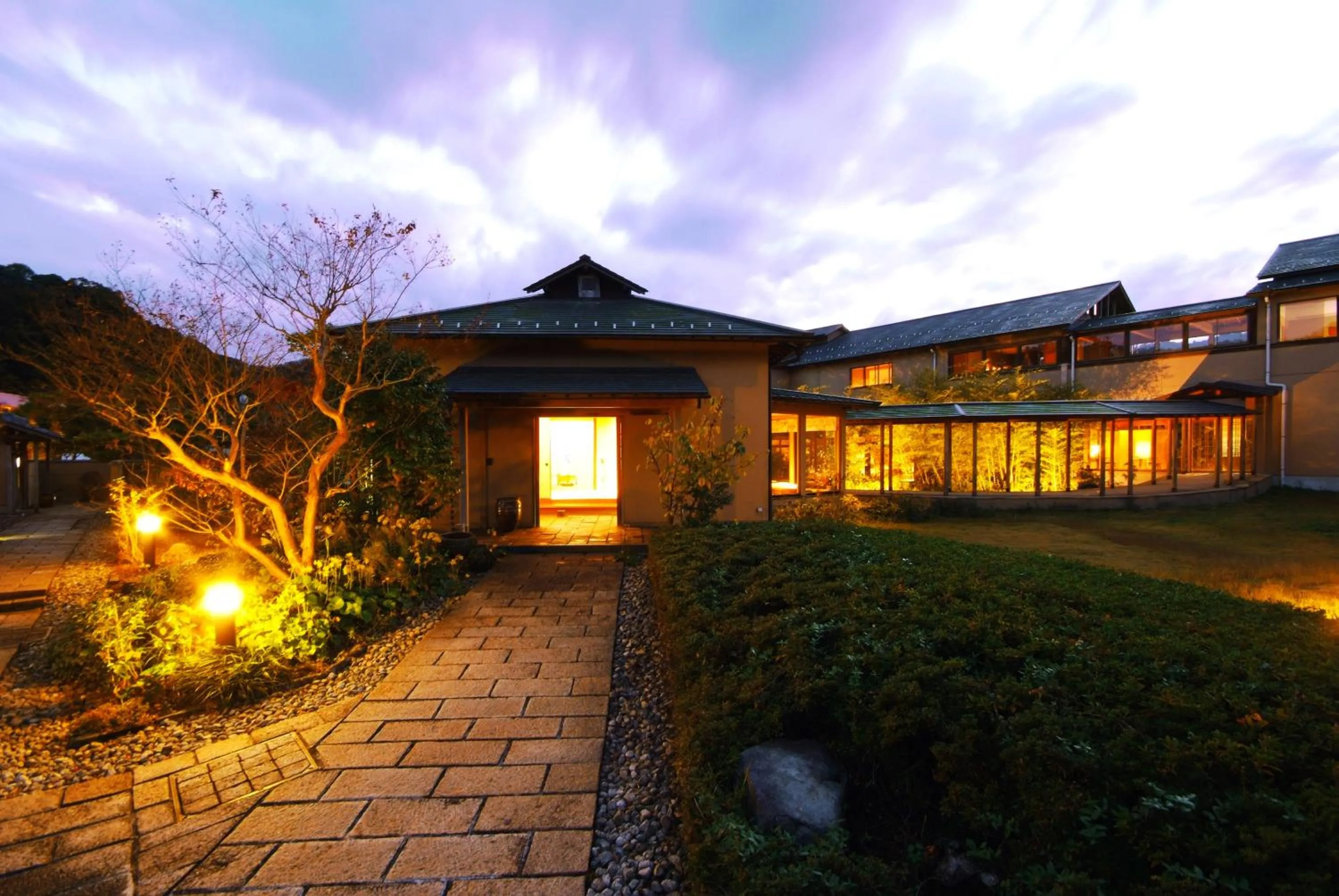 Facade/entrance in Ginka