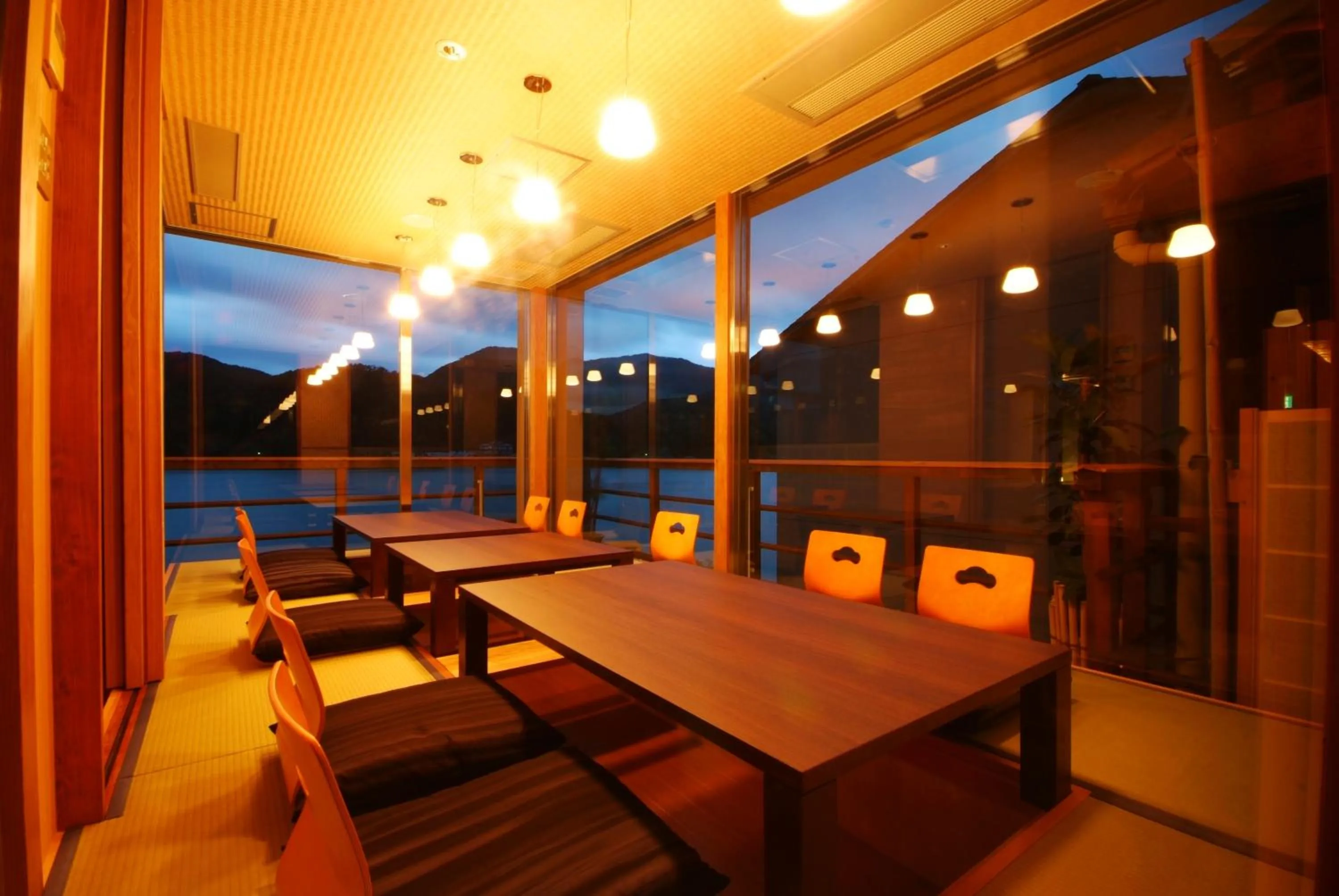 Restaurant/places to eat in Ginka