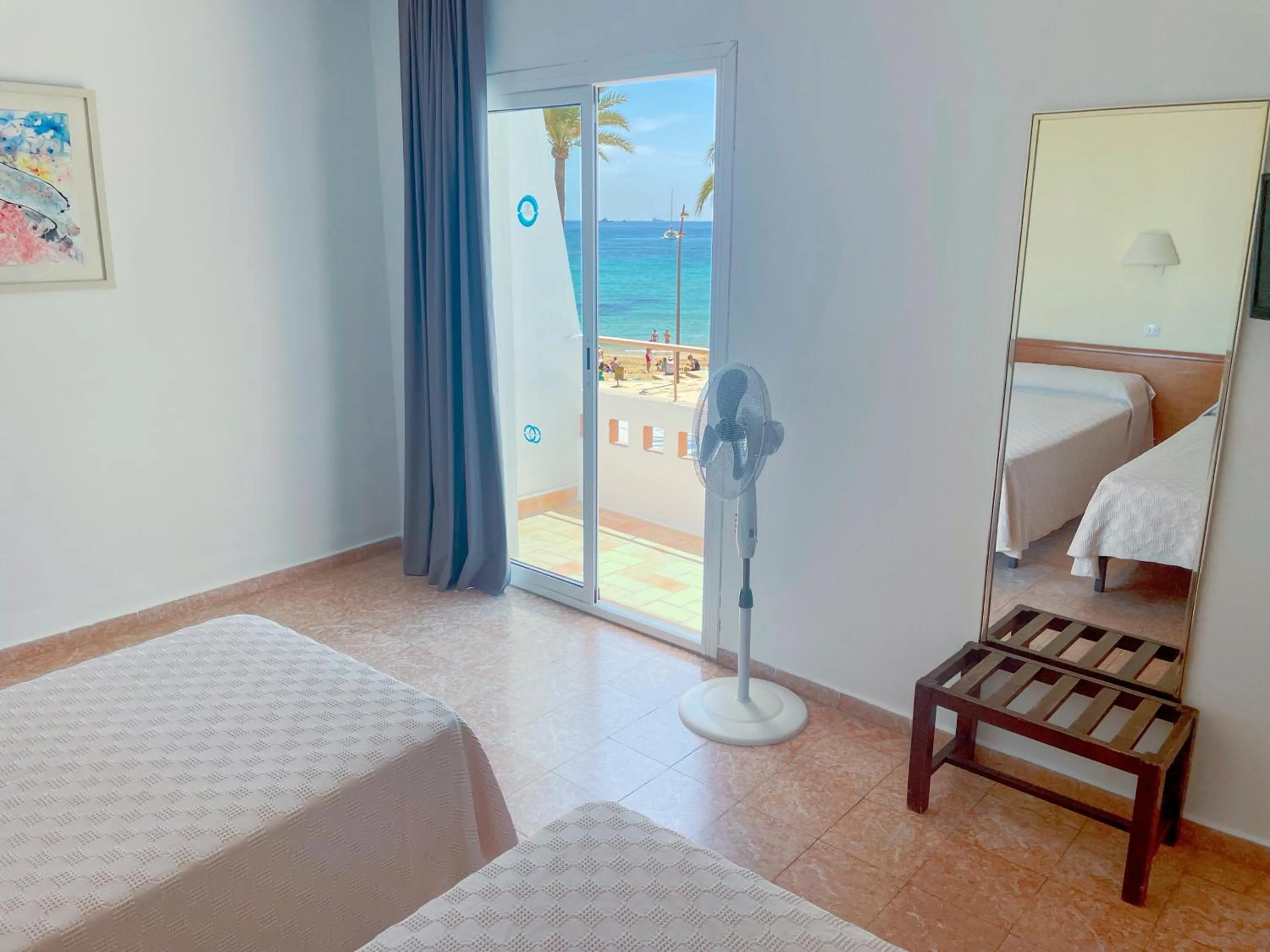 View (from property/room), Bed in Hotel Figueretes