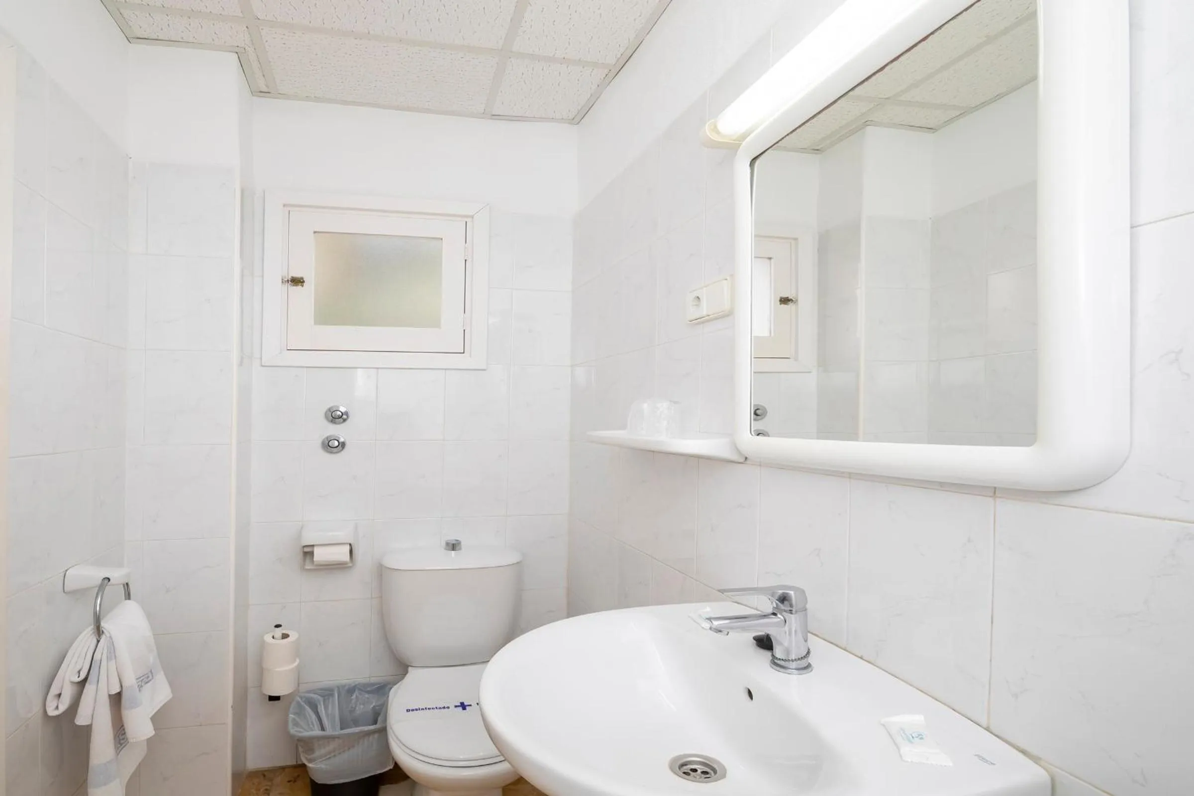 Bathroom in Hotel Figueretes