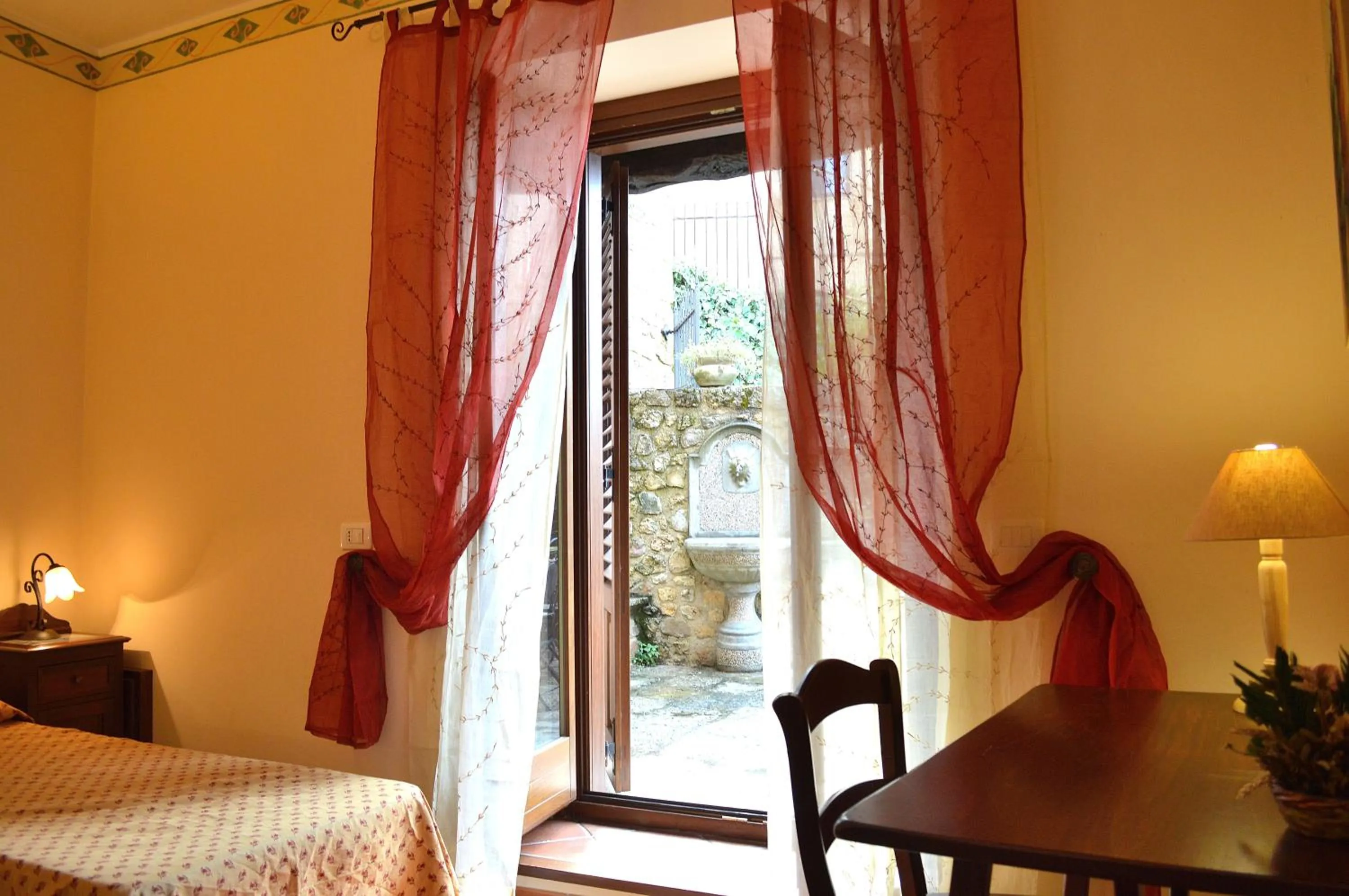 View (from property/room), Bed in Il Castello