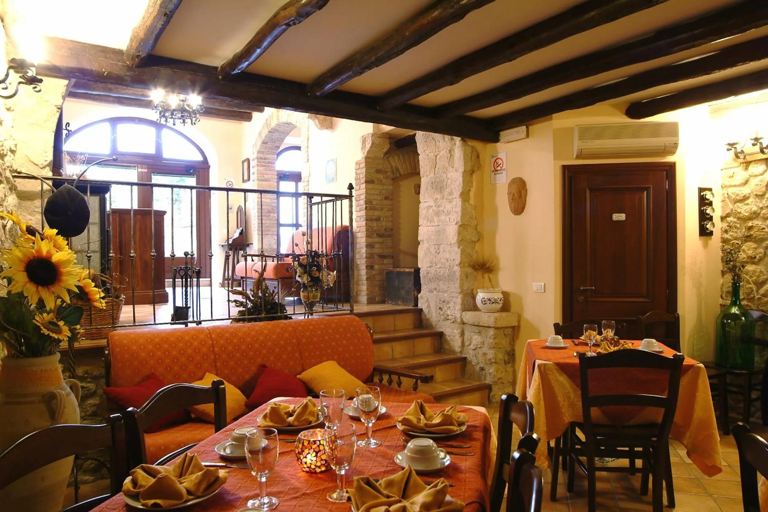 Restaurant/places to eat in Il Castello