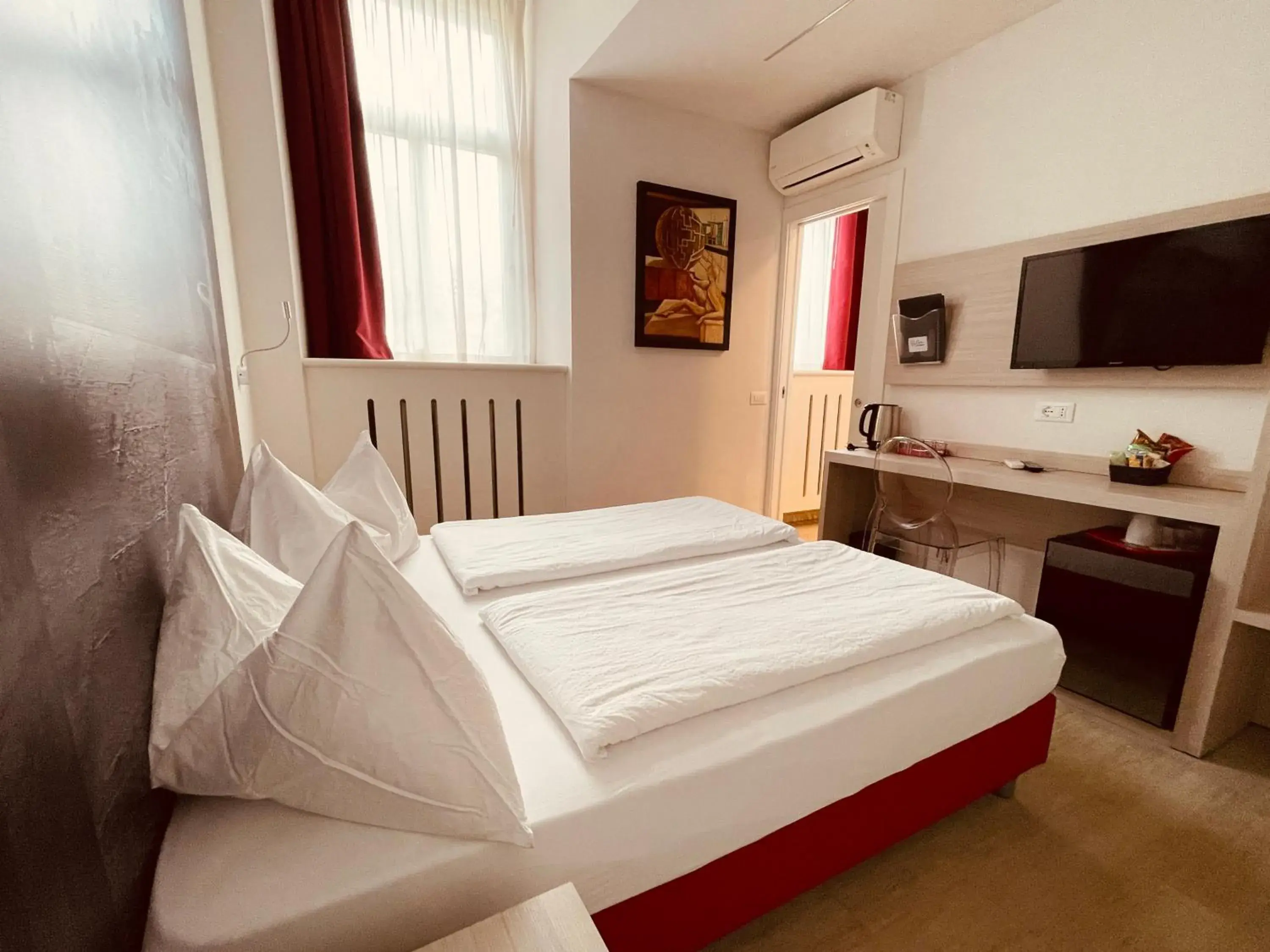 Double or Twin Room with Spa Access in Casa da Carmen Boutique & Private Spa Double or Twin Room with Spa Access in Casa da Carmen Boutique & Private Spa