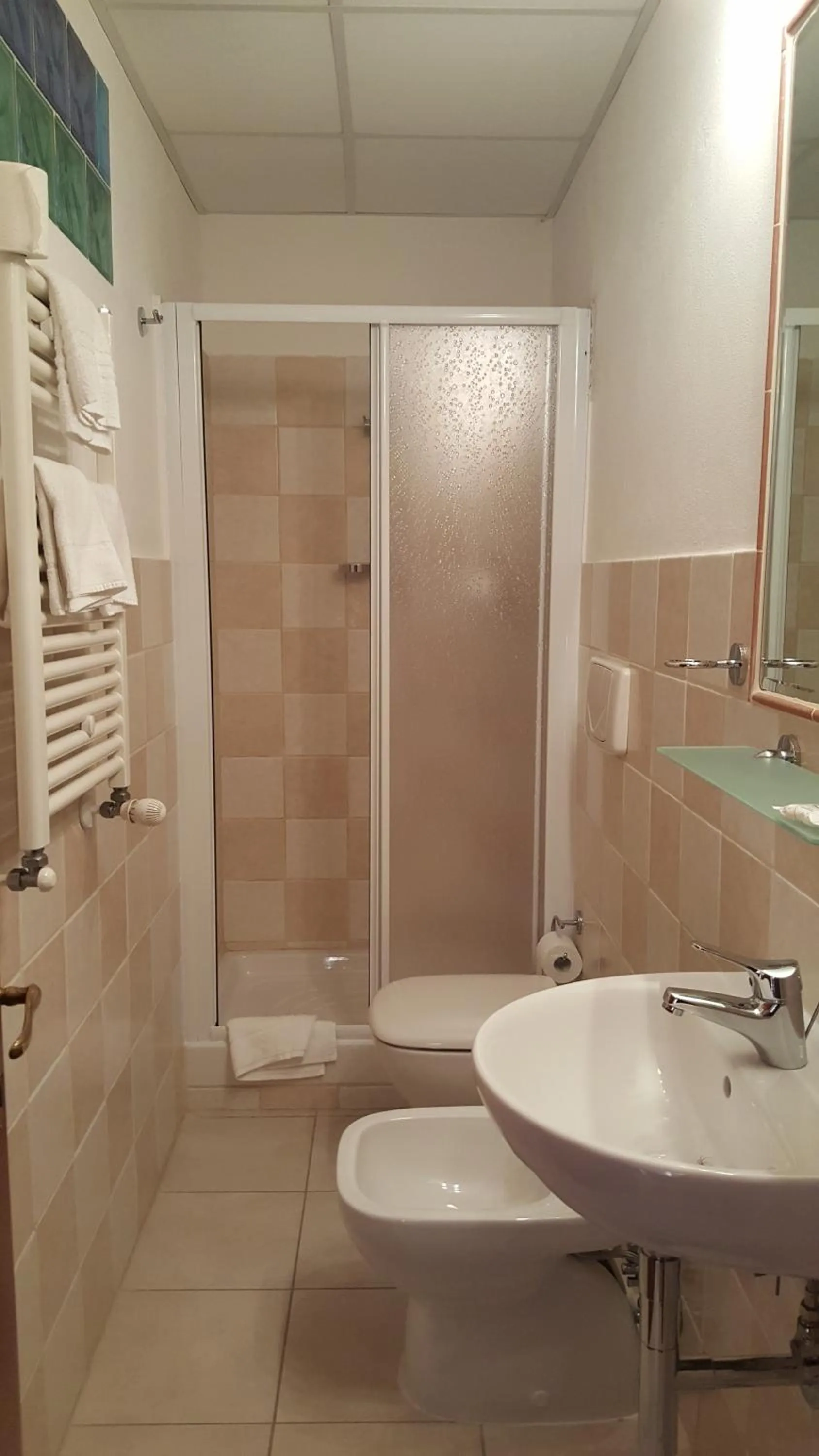 Shower in Locanda B&B Momo