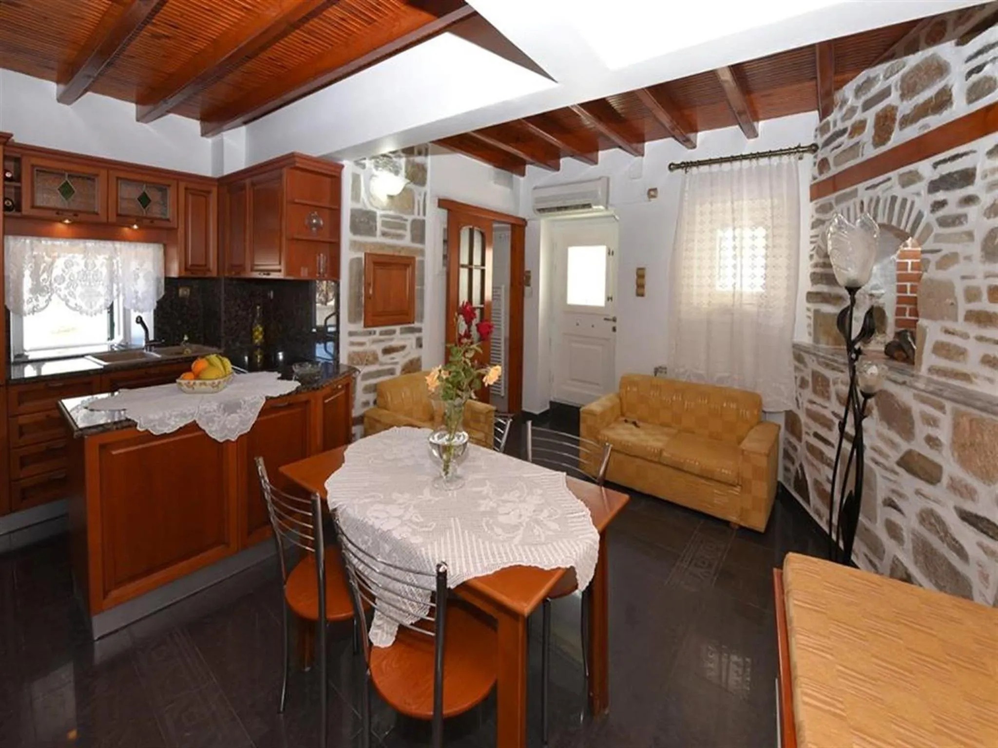 Dining area in Akadia Syros