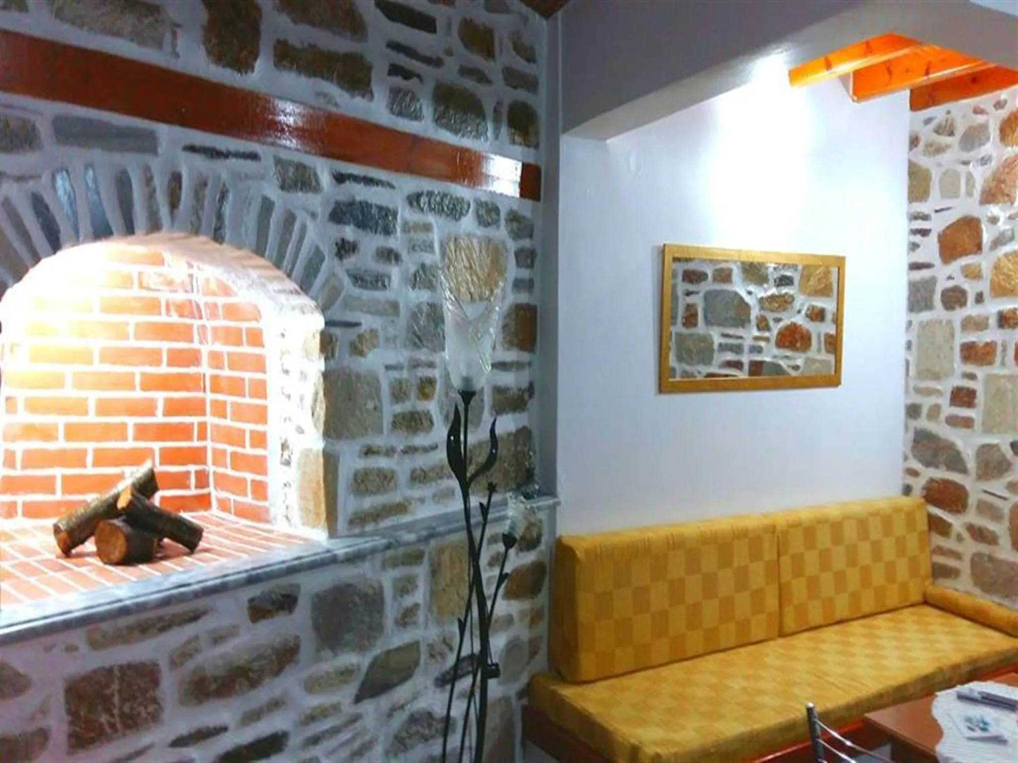 Photo of the whole room in Akadia Syros
