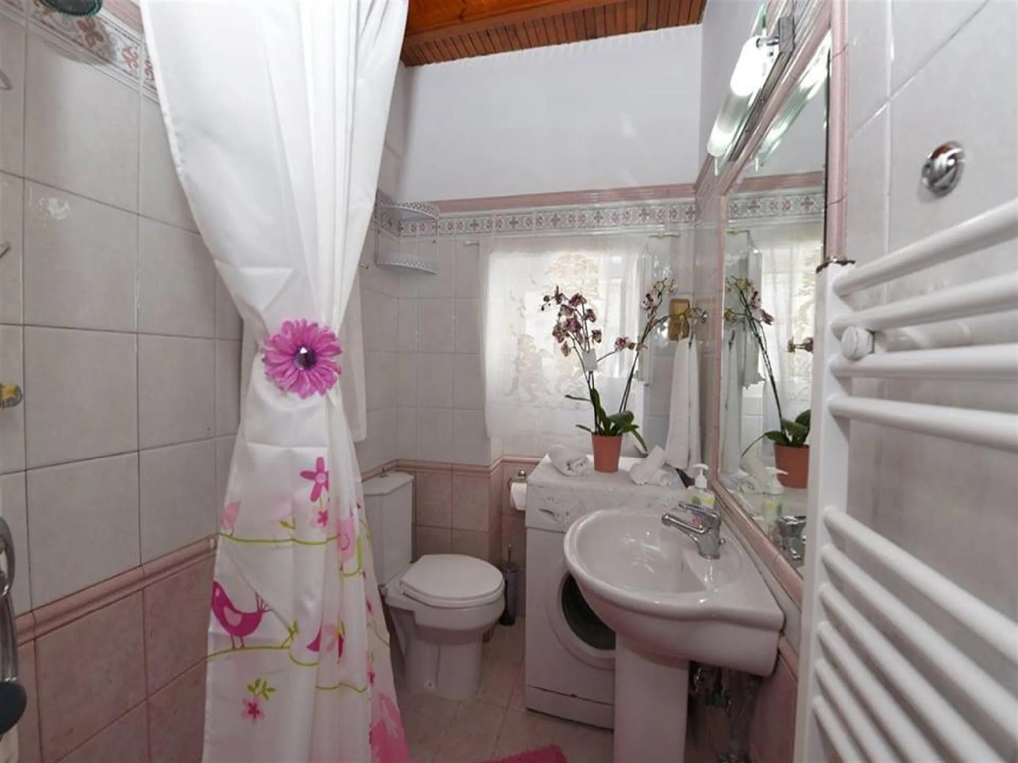 Bathroom in Akadia Syros