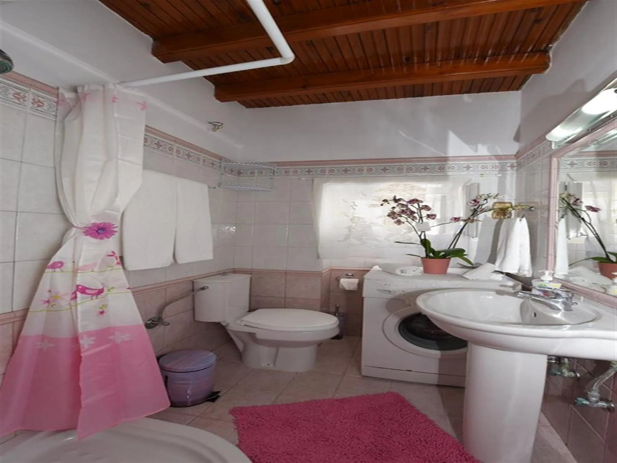 Bathroom in Akadia Syros