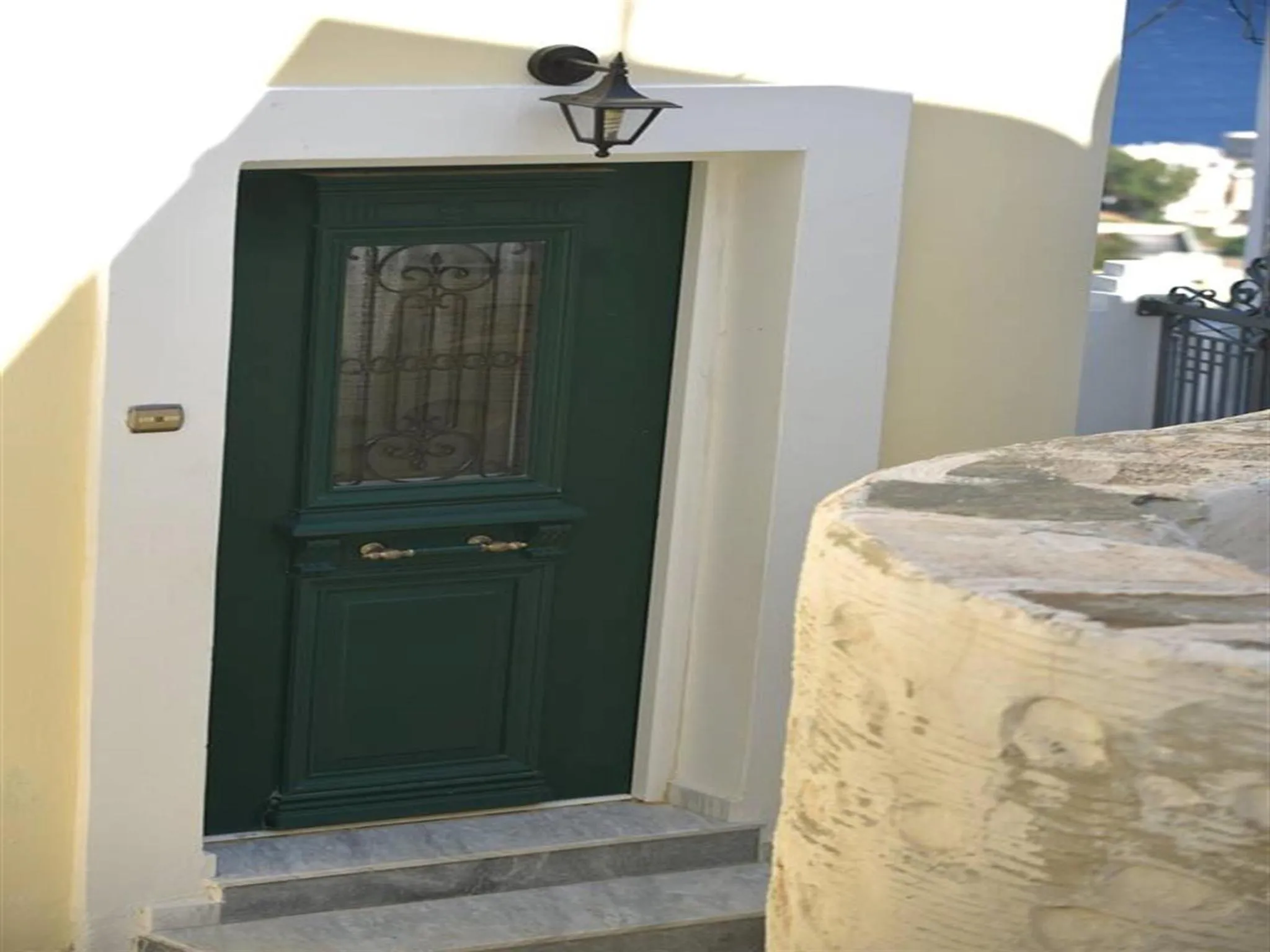 Facade/entrance in Akadia Syros
