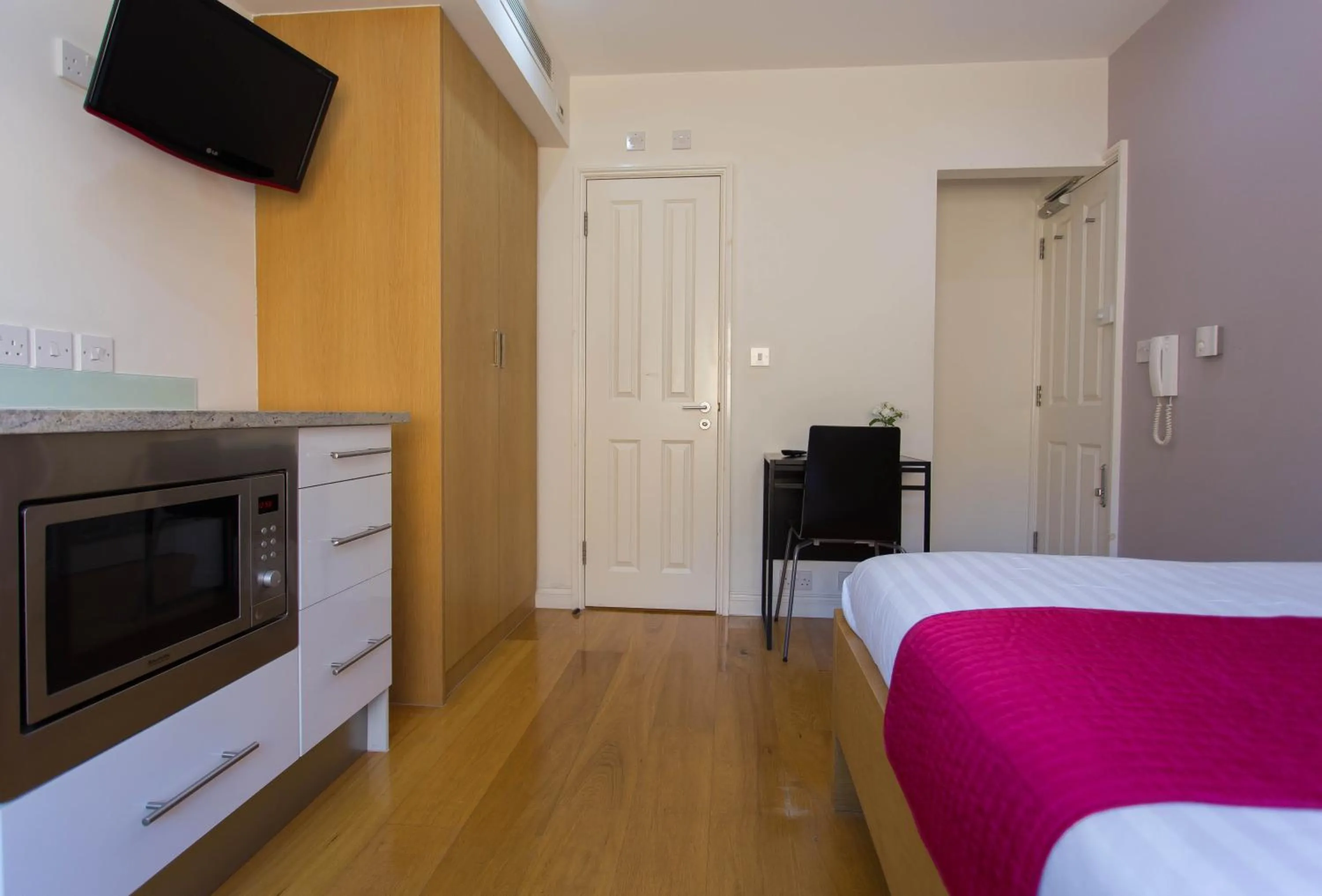 Photo of the whole room, Bed in Paddington Green Serviced Apartments by Concept Apartments