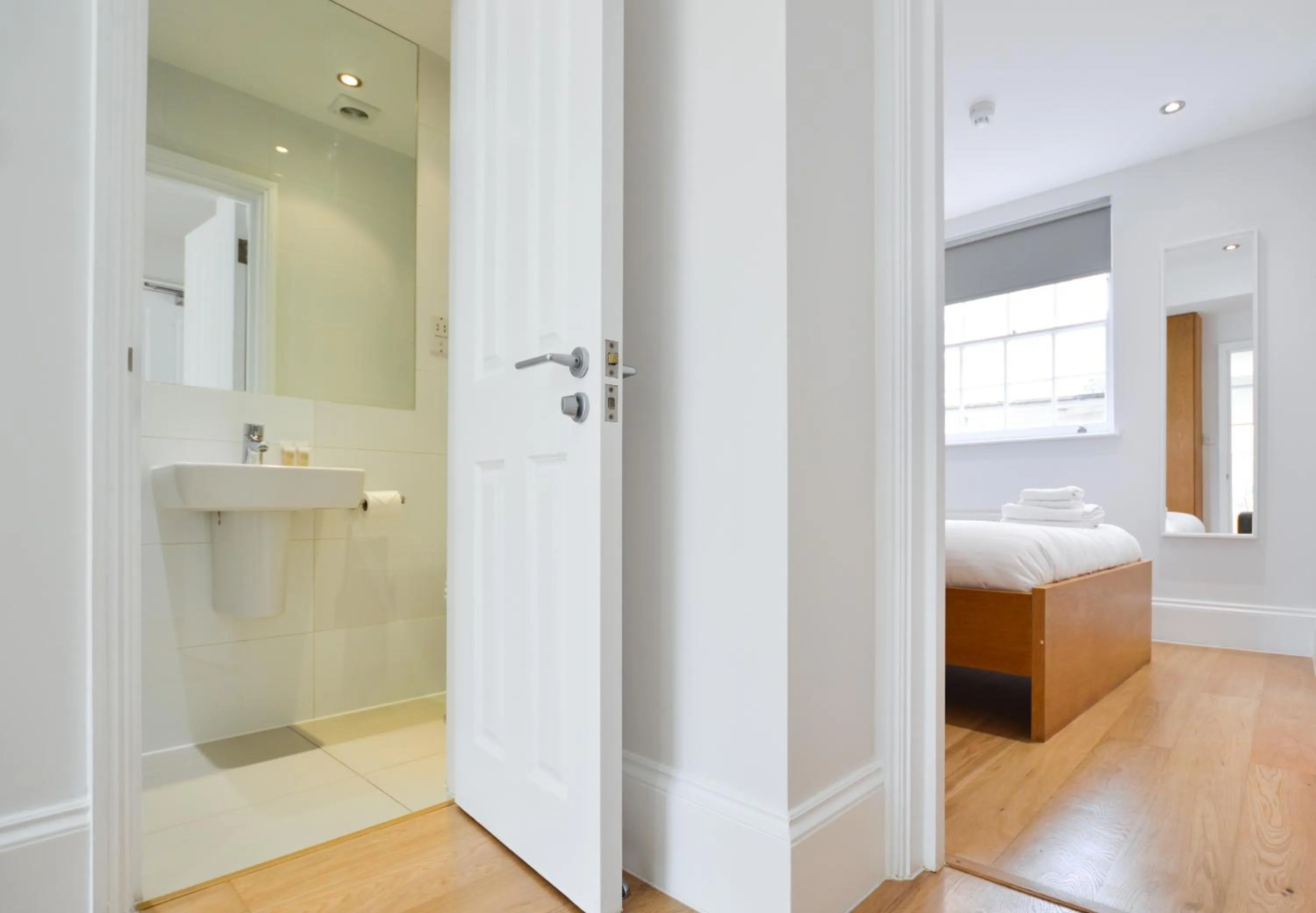 Bathroom, Bed in Paddington Green Serviced Apartments by Concept Apartments