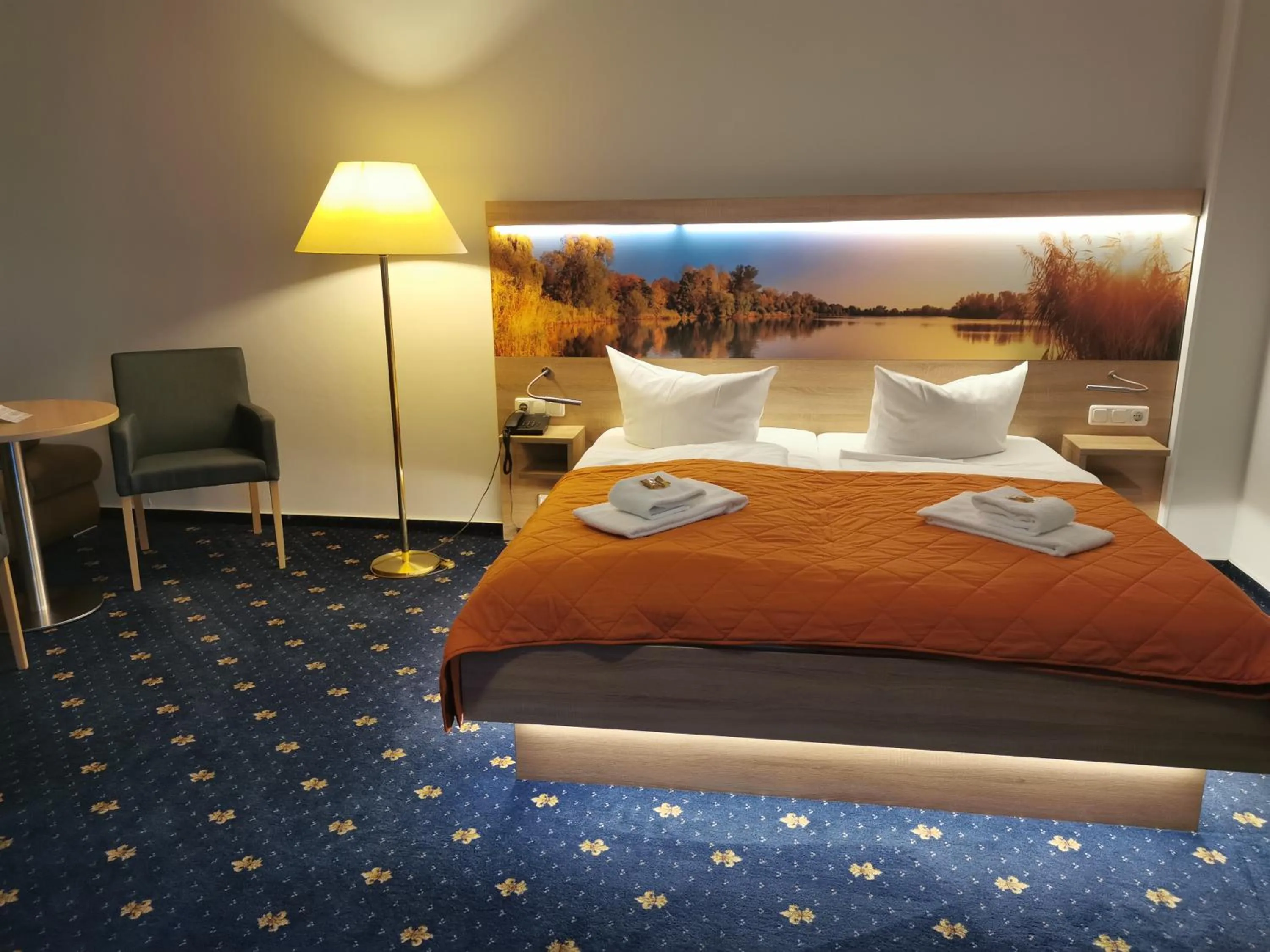 Bed in Hotel am Wariner See
