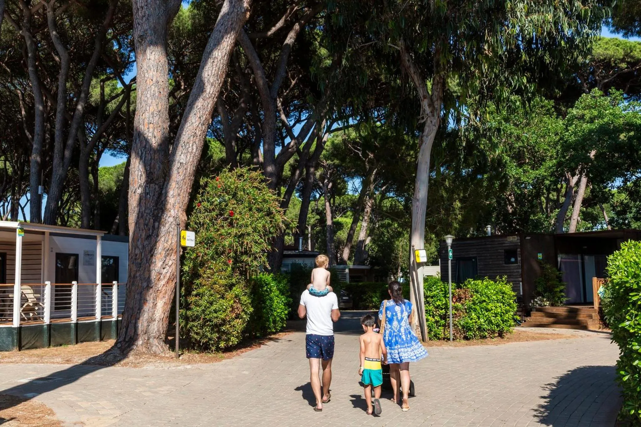 People in hu Park Albatros village