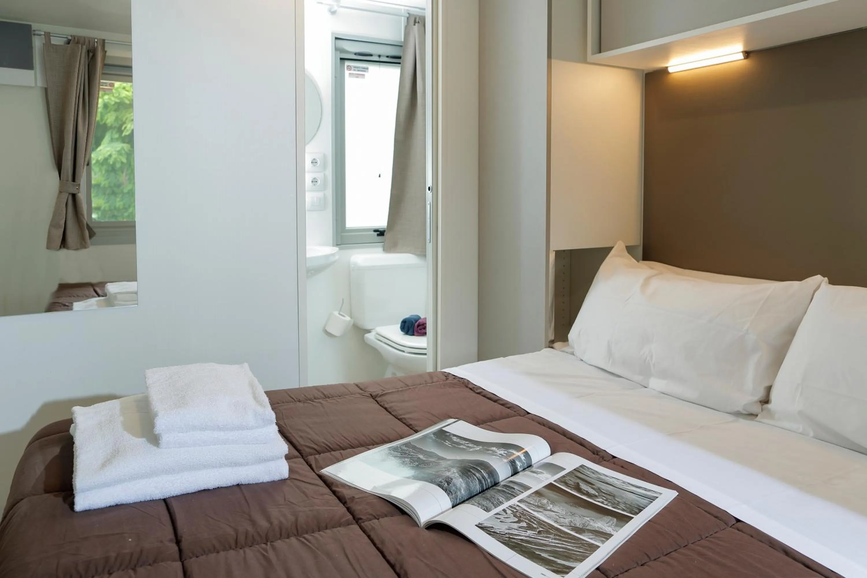 Bed in hu Park Albatros village