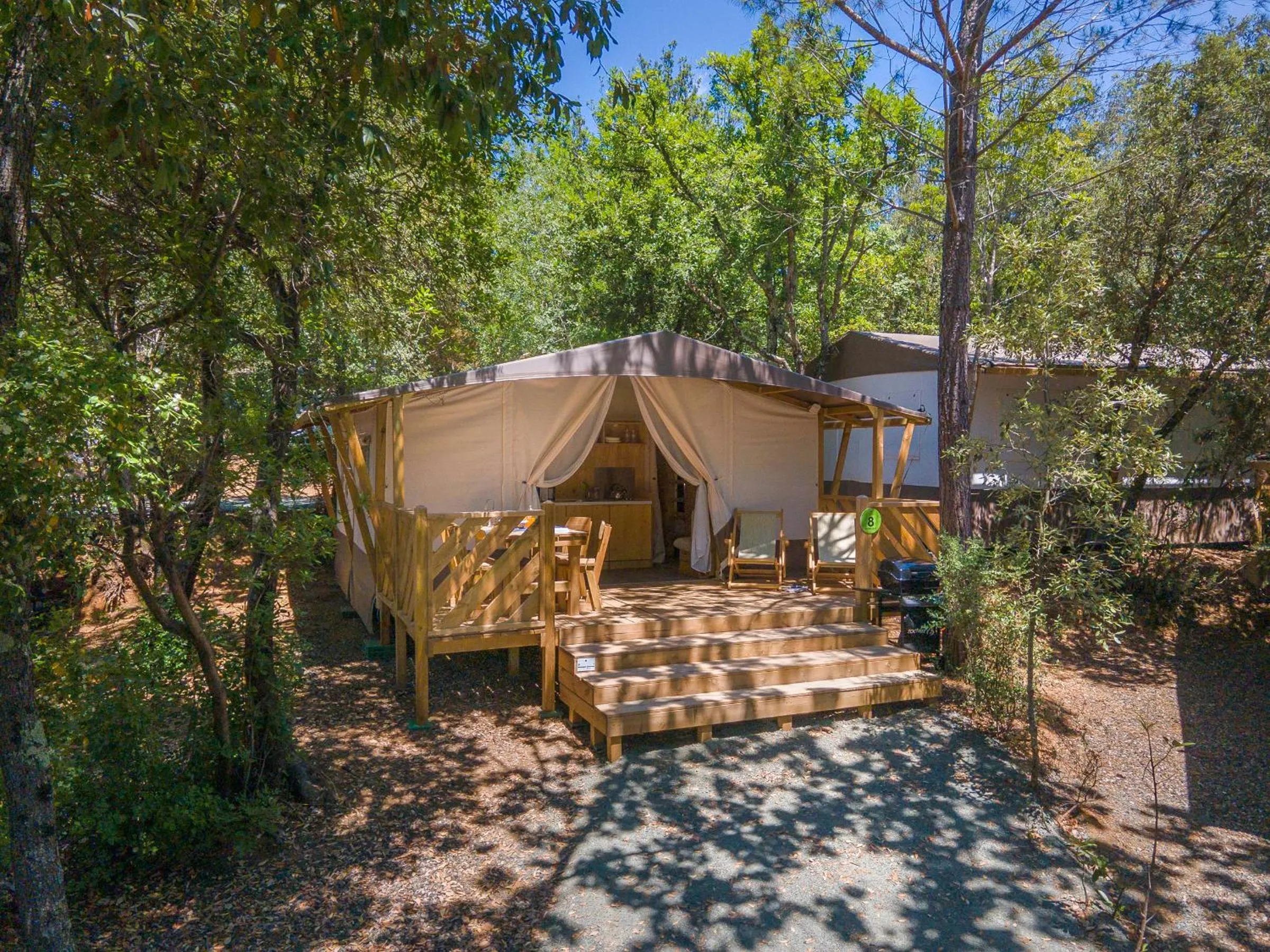 hu Park Albatros village