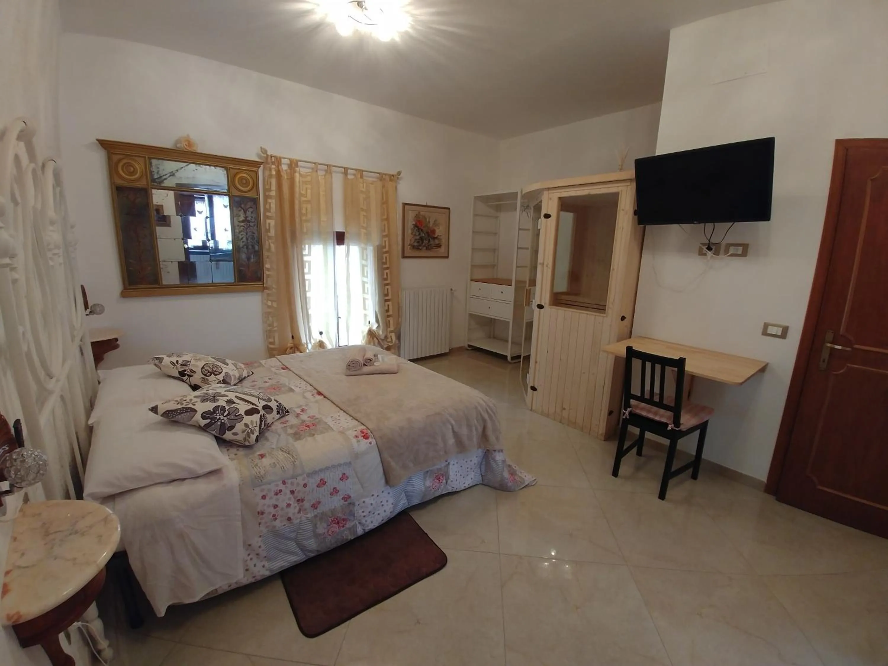 Bedroom, Bed in Alle vecchie mura