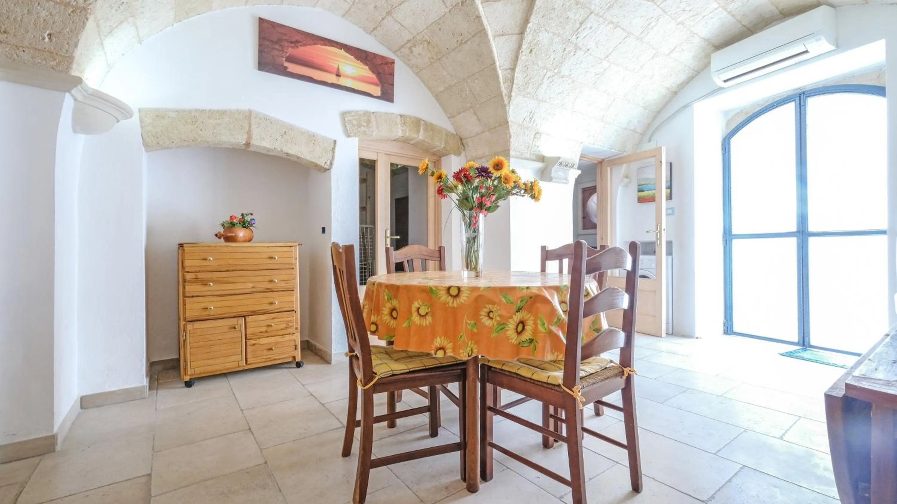 Kitchen or kitchenette in House of Cherie