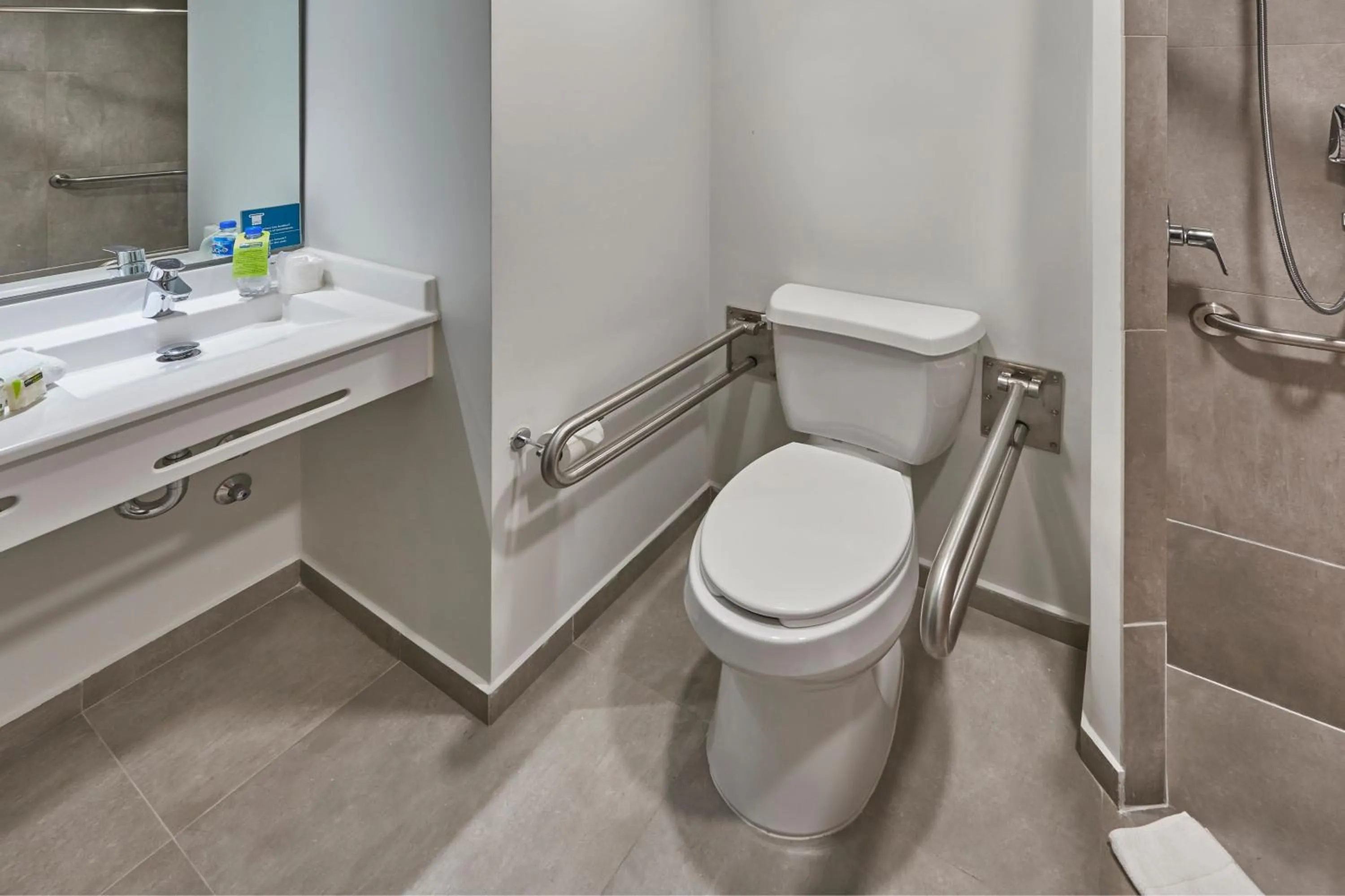 Photo of the whole room in City Express Junior by Marriott Tuxtepec