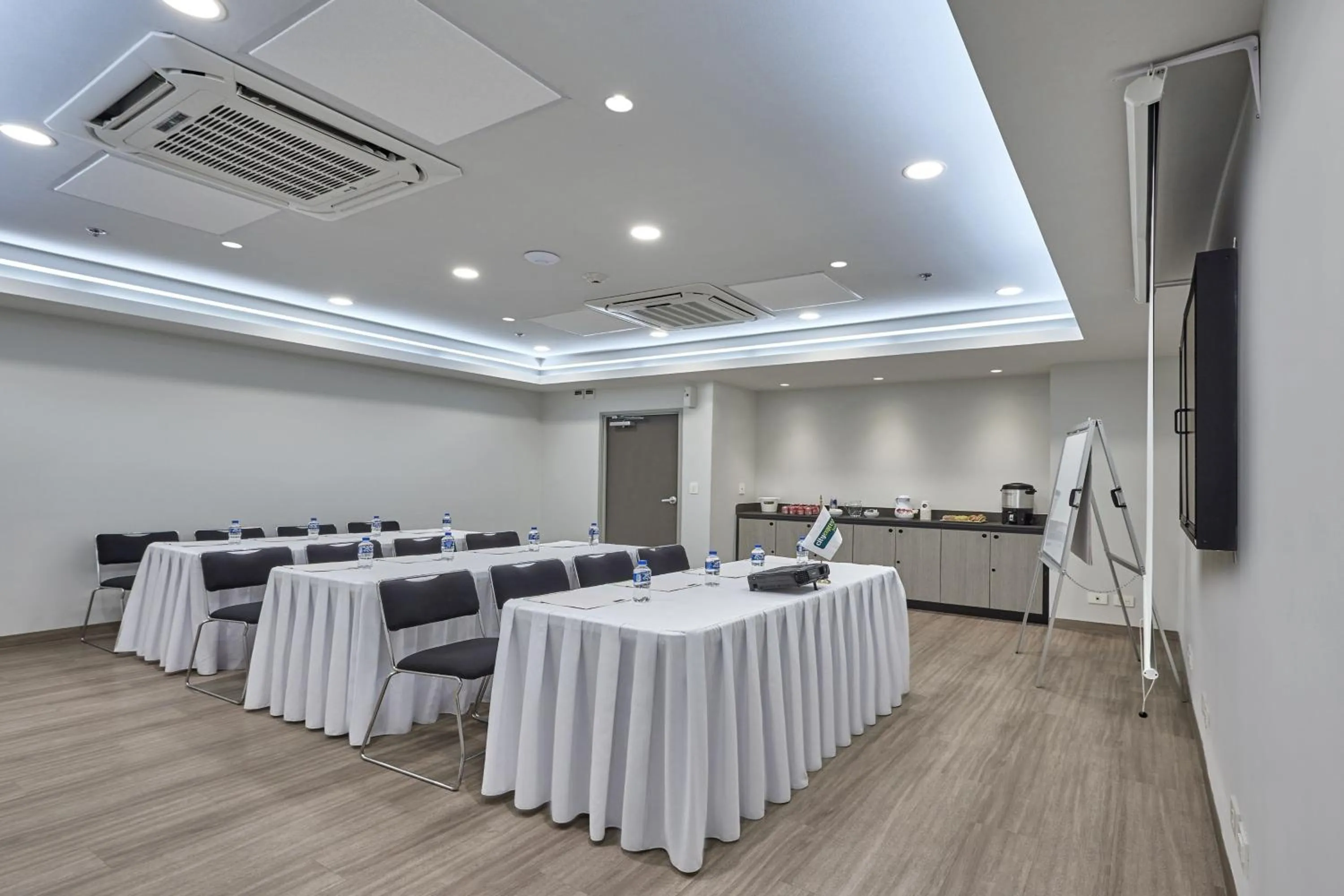 Meeting/conference room in City Express Junior by Marriott Tuxtepec