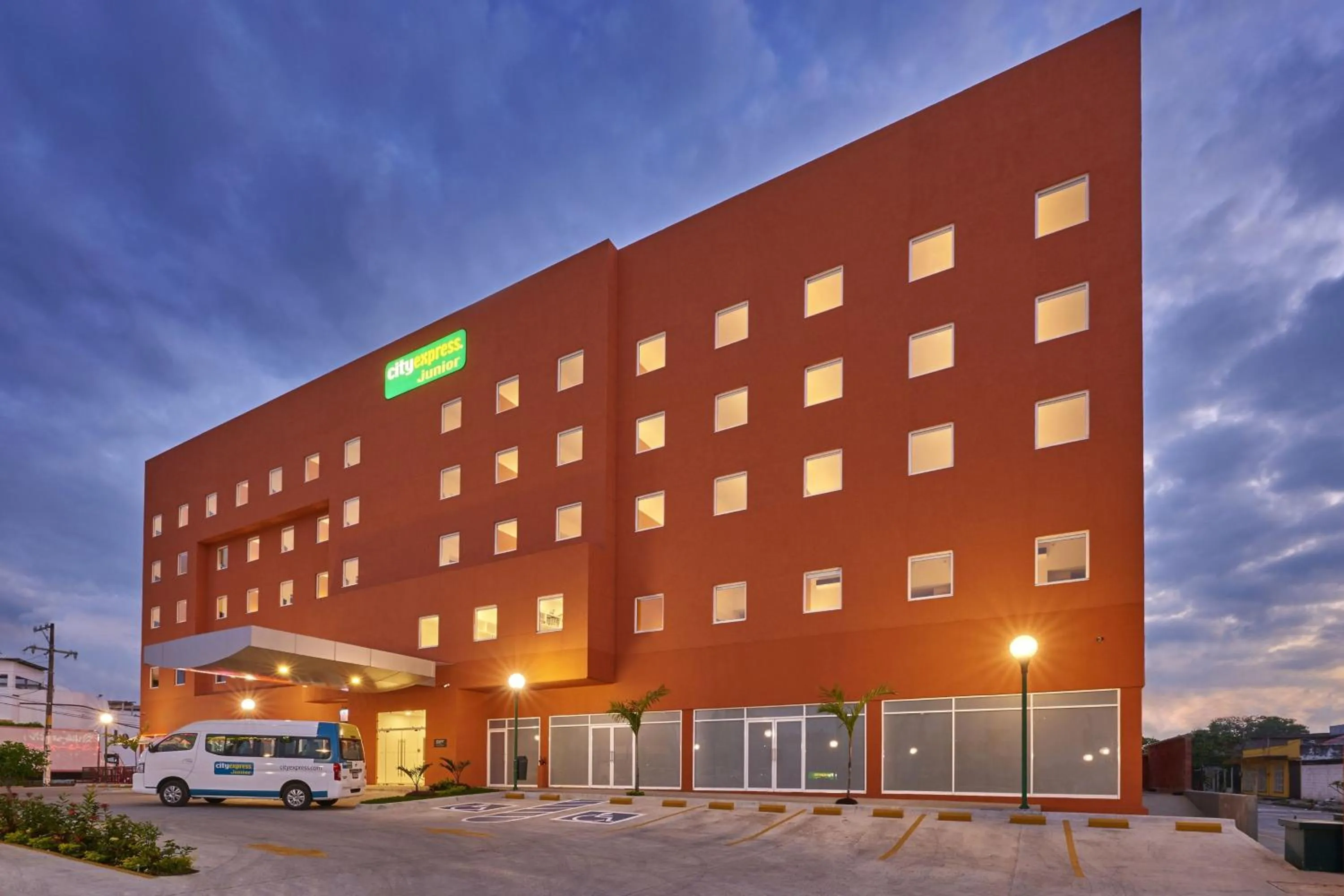 Property building in City Express Junior by Marriott Tuxtepec