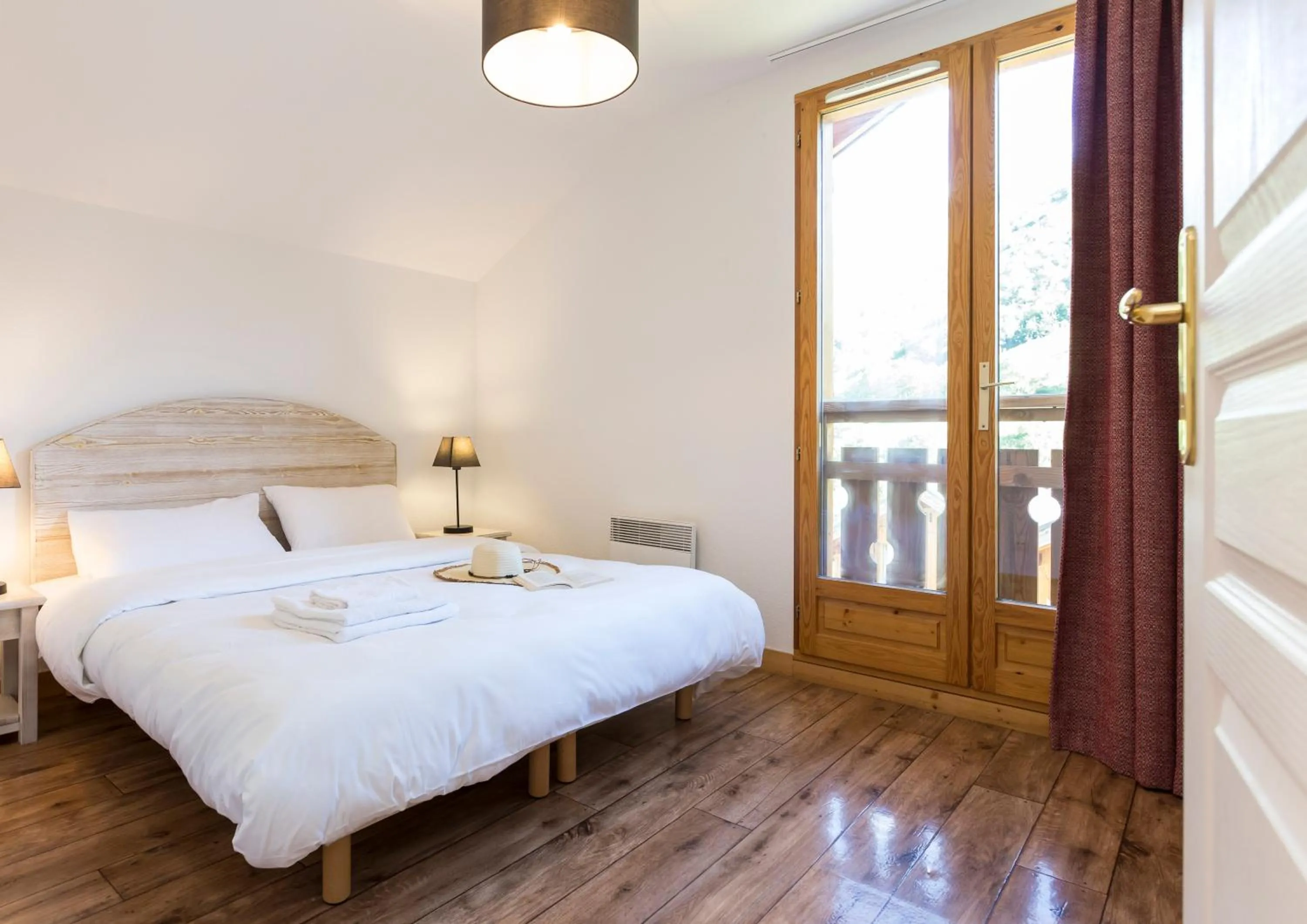 Bedroom, Bed in Résidence Odalys Les Chalets de l'Arvan II