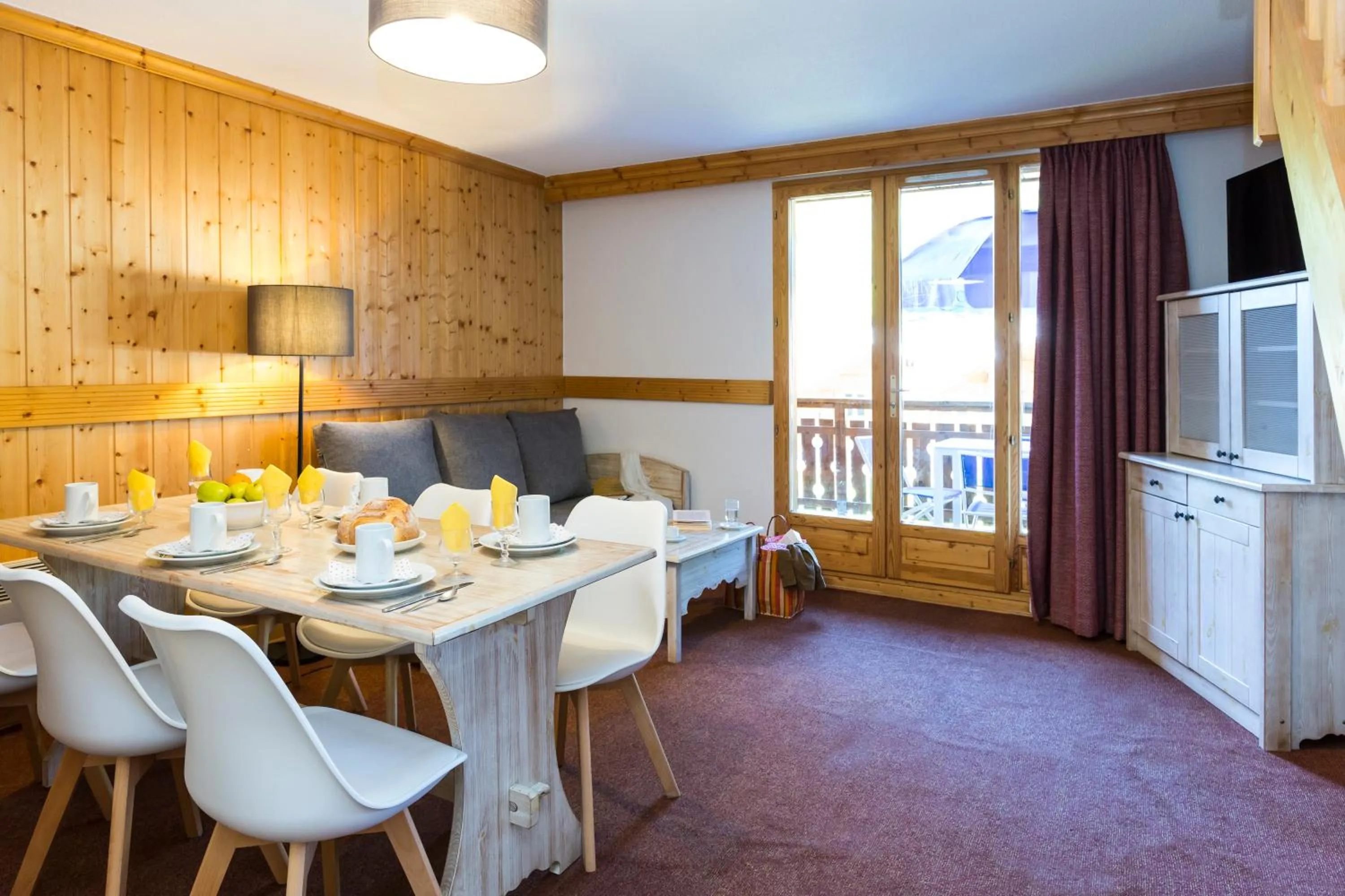 Seating area in Résidence Odalys Les Chalets de l'Arvan II