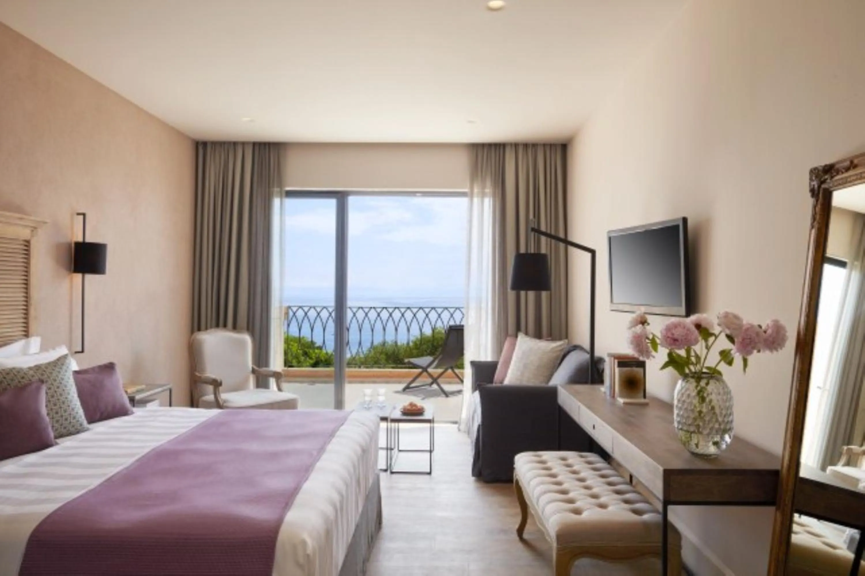 Photo of the whole room, Bed in Nido, Mar-Bella Collection an SLH hotel