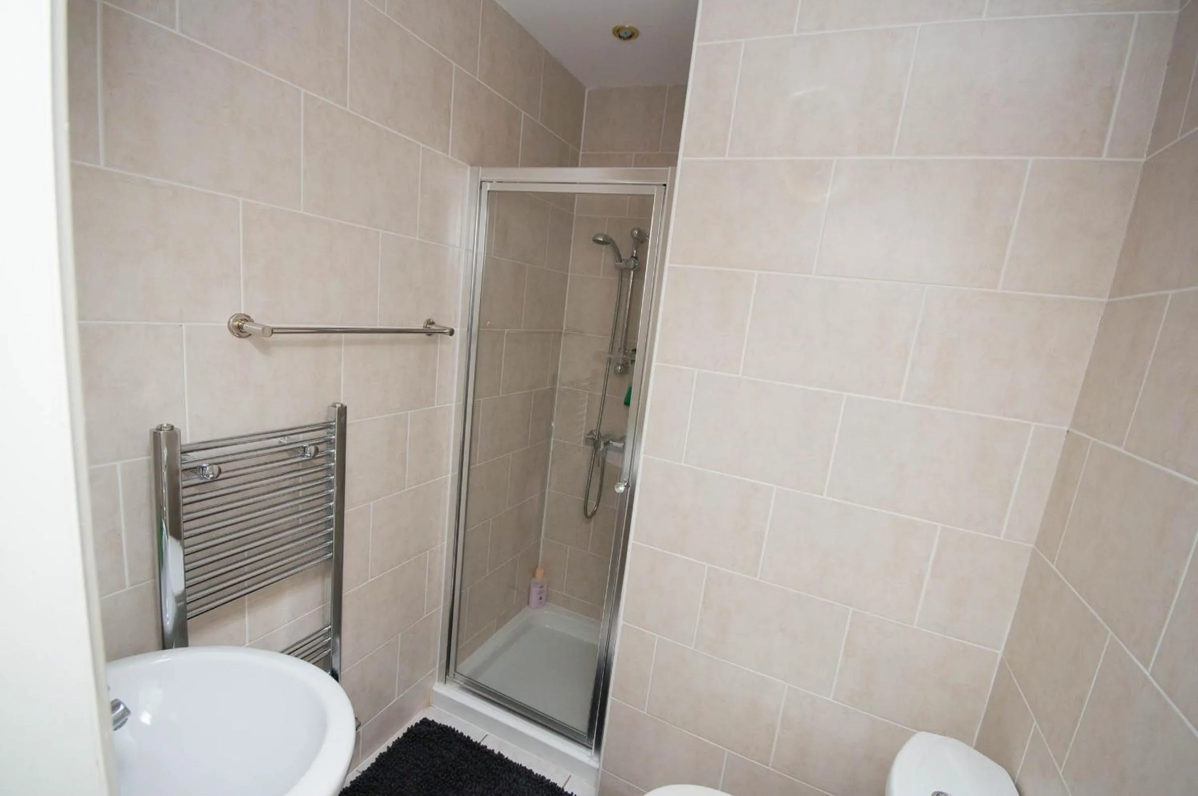 Bathroom in MARLEY MANSIONS APARTMENT - Clarendon
