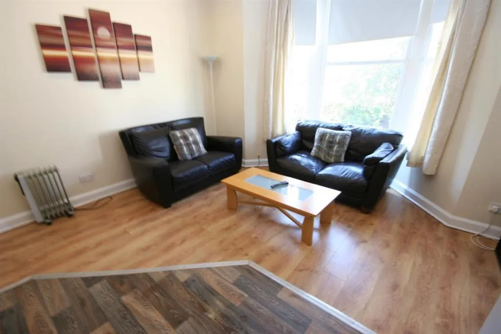 MARLEY MANSIONS APARTMENT - Clarendon