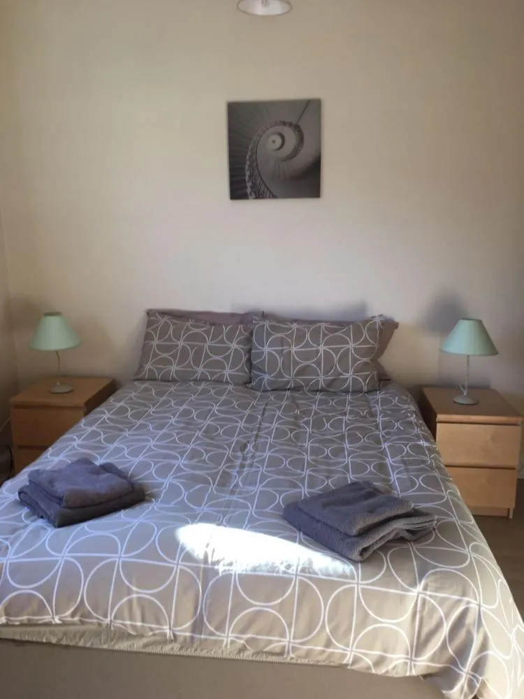 Bed in MARLEY MANSIONS APARTMENT - Clarendon