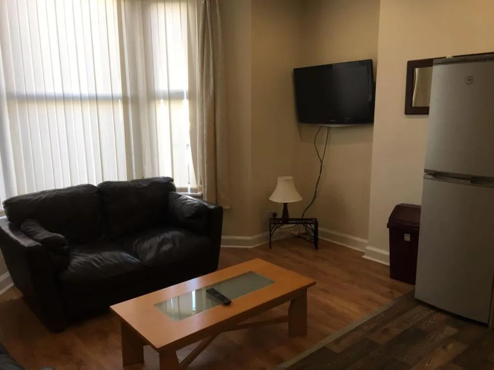 MARLEY MANSIONS APARTMENT - Clarendon