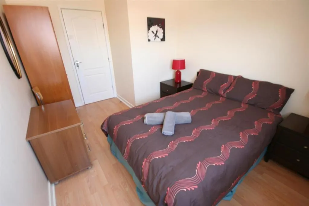 Bed in MARLEY MANSIONs APARTMENTS - KING ST REF : 10/3