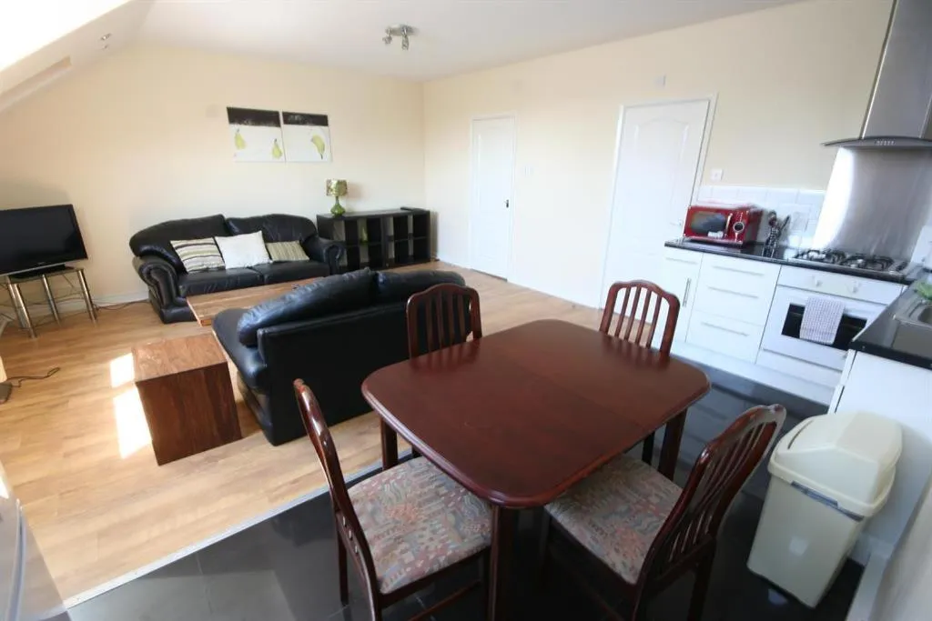 MARLEY MANSIONs APARTMENTS - KING ST REF : 10/3