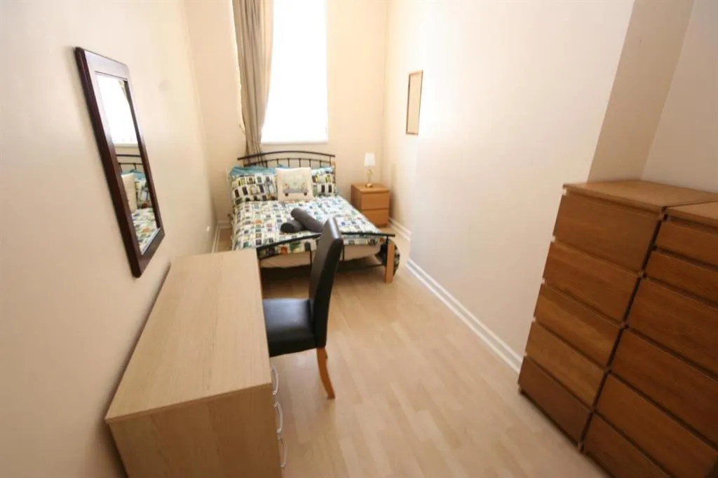 MARLEY MANSIONs APARTMENTS - KING ST REF : 10/3