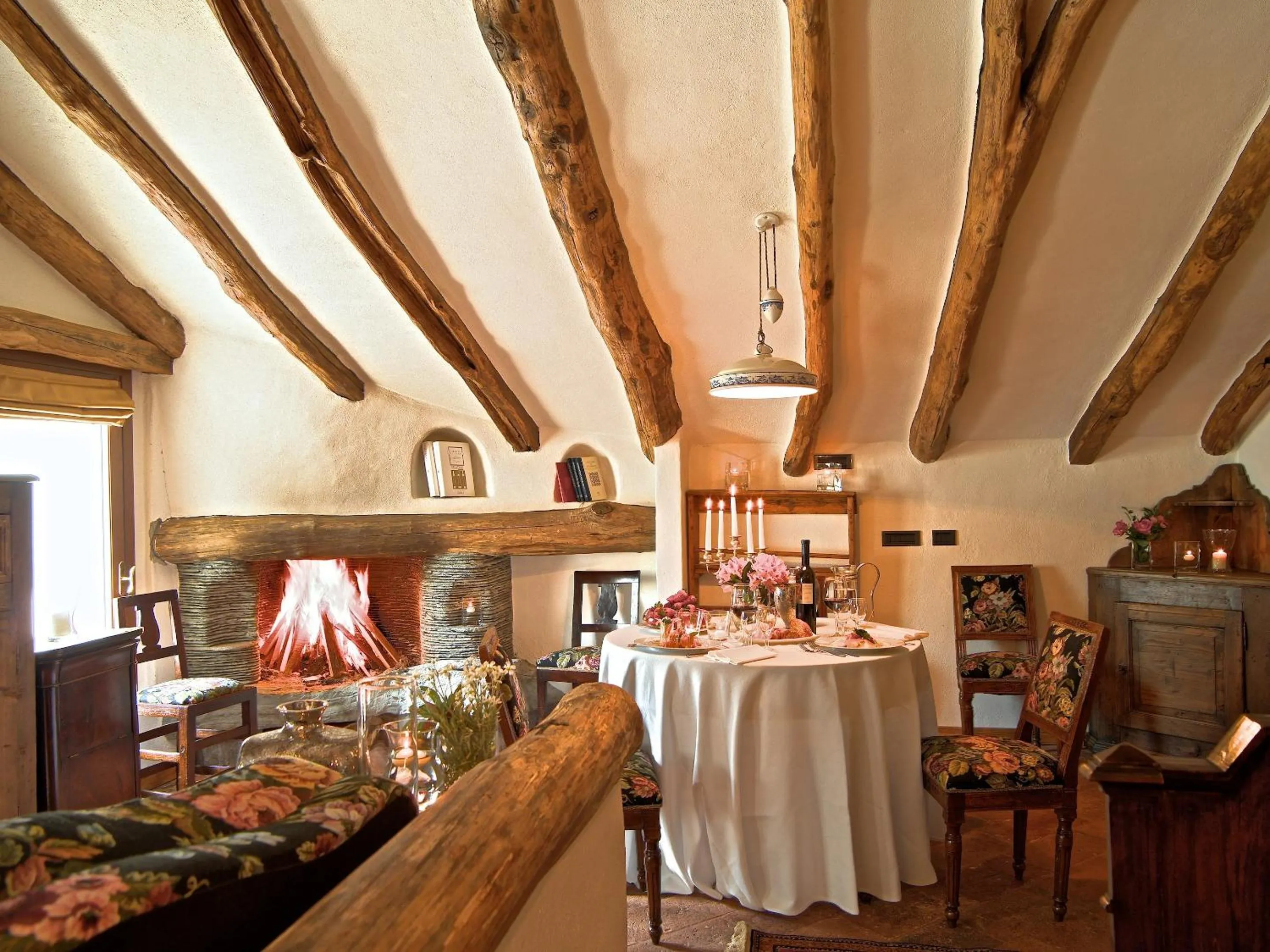 Photo of the whole room in La Brace