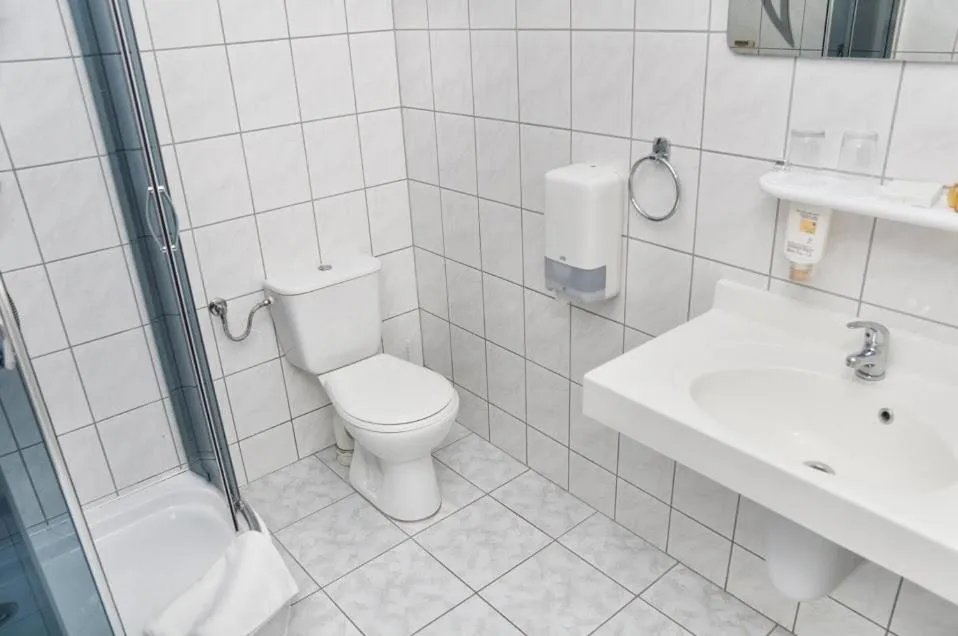 Shower in Vistula Hotel