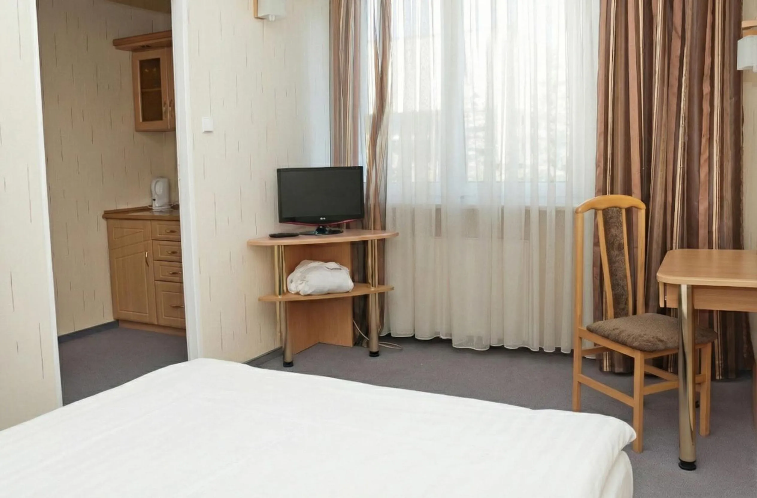 Photo of the whole room, Bed in Vistula Hotel